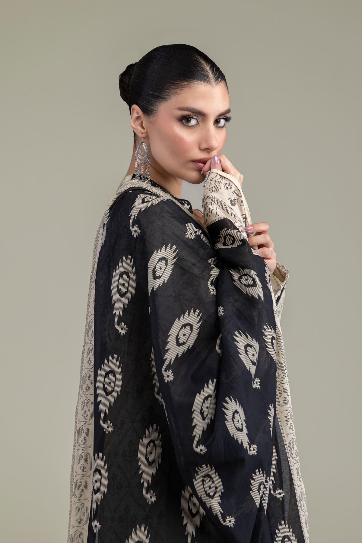 Embroidered Lawn Black Lawn Dupatta - 1-26-238-A-C1-VG