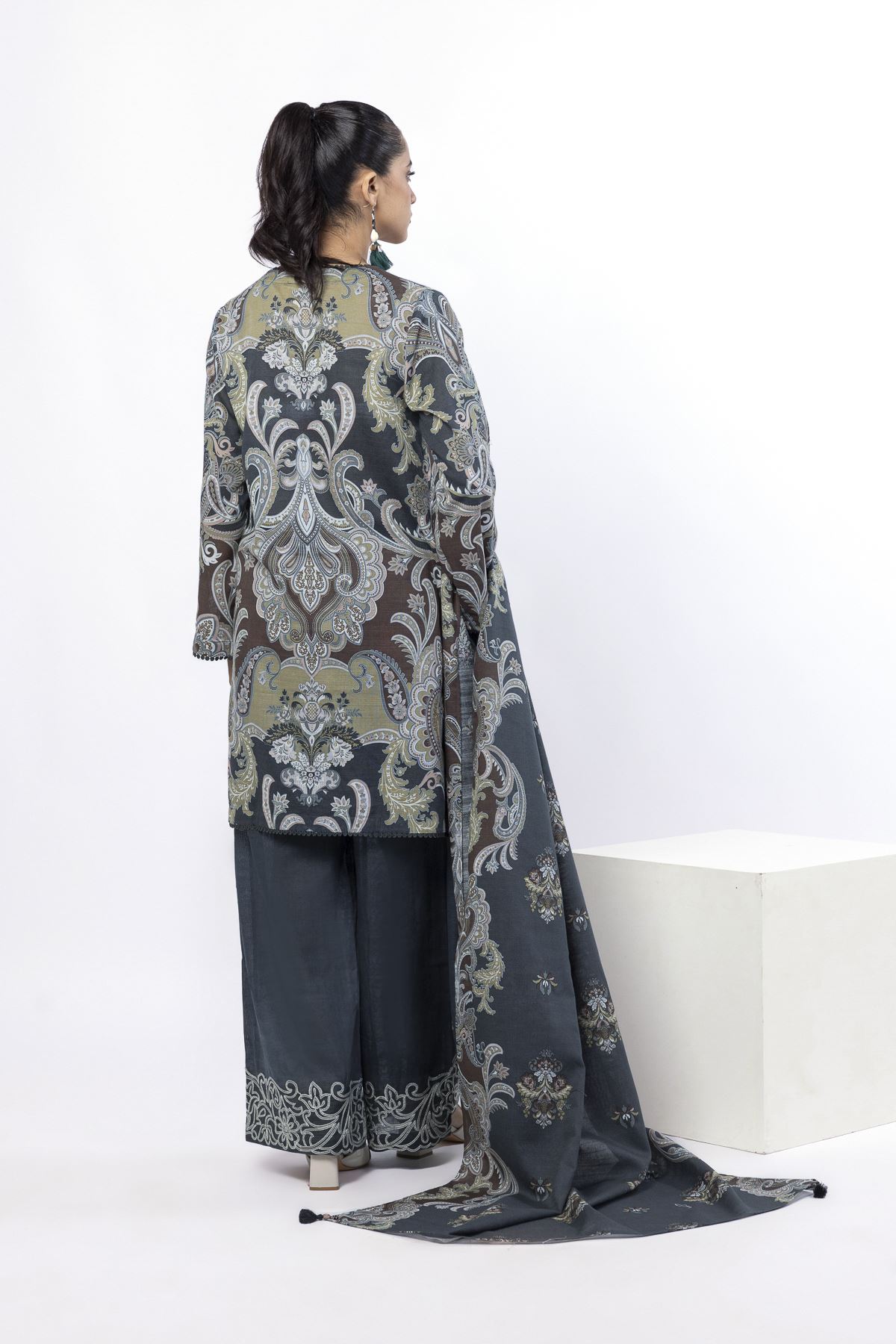 Embroidered Light Khaddar Fabrics 3 Piece - MT23A-VG