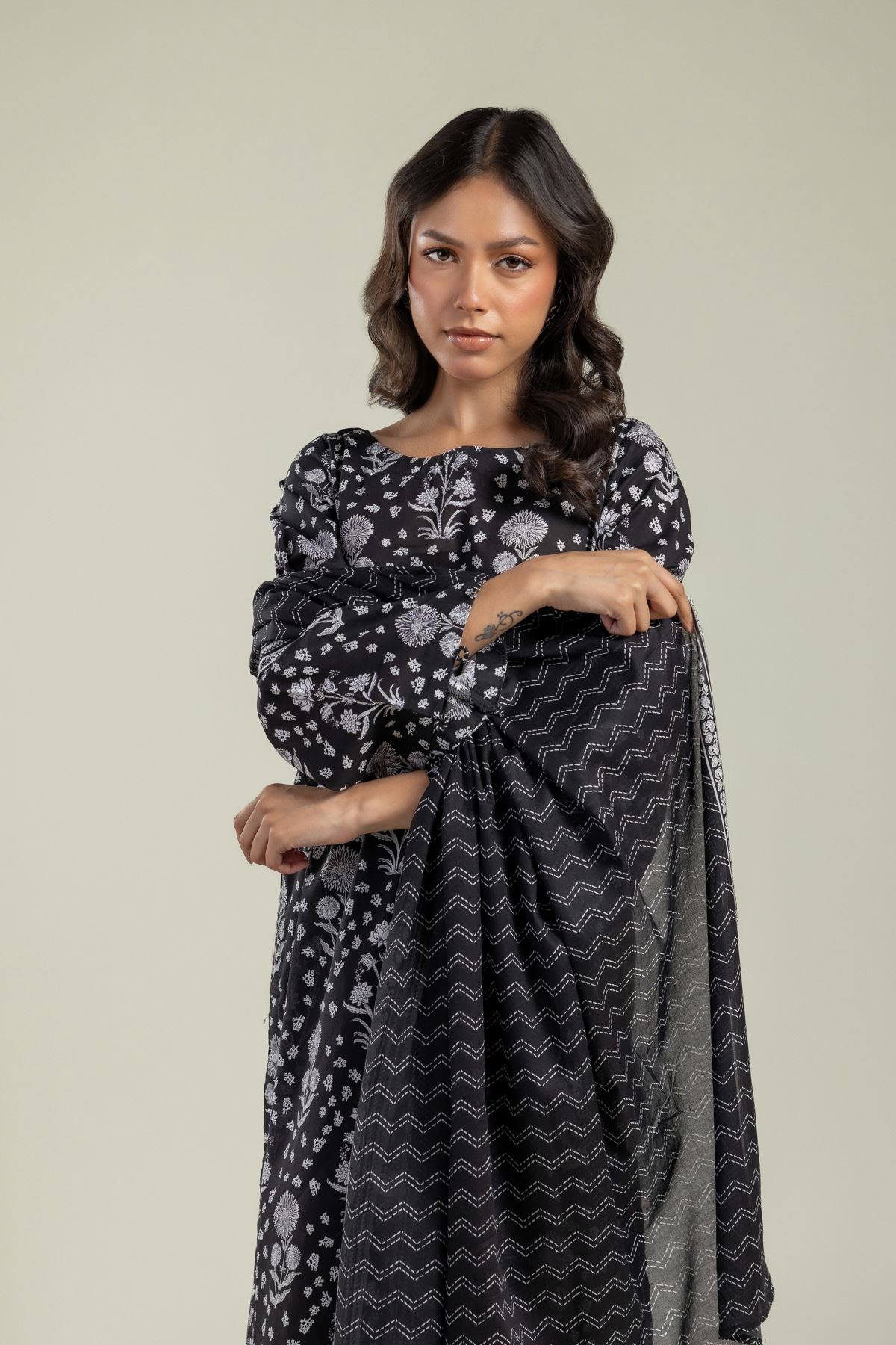 Printed Lawn Black Lawn Dupatta - 1-26-208-A-H2-VG