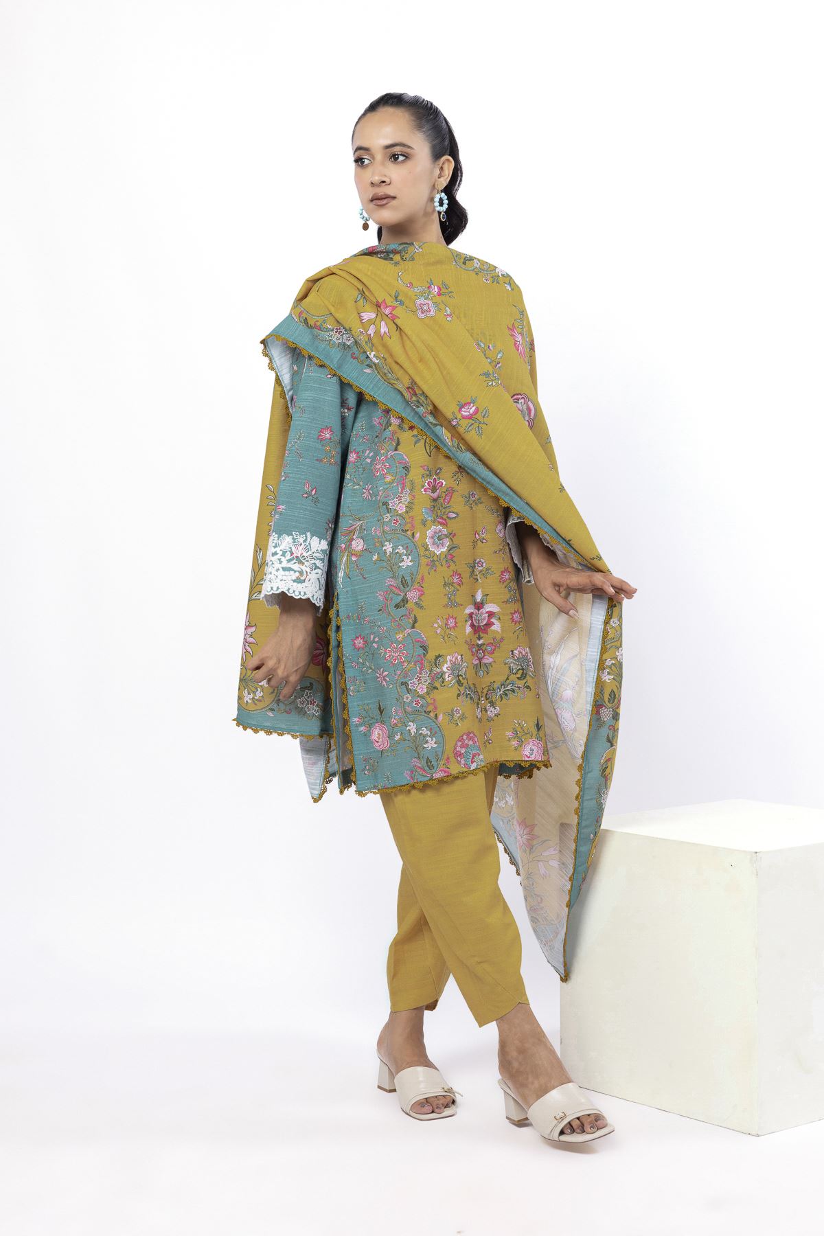 Embroidered Light Khaddar Tailored 3 Piece - 1001908788