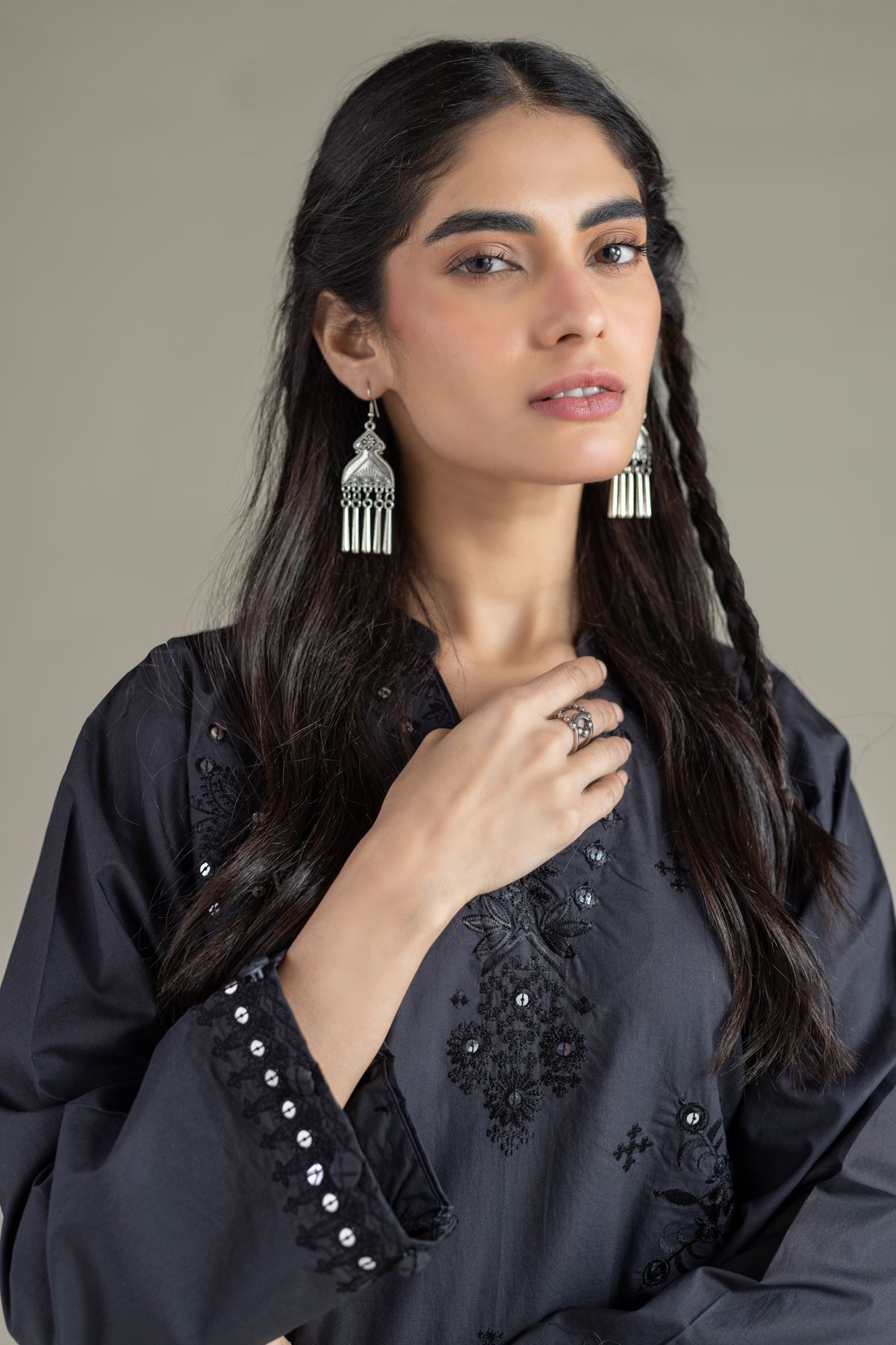 Embroidered Poplin Kurta - 25-10-12E4-05TA-VG
