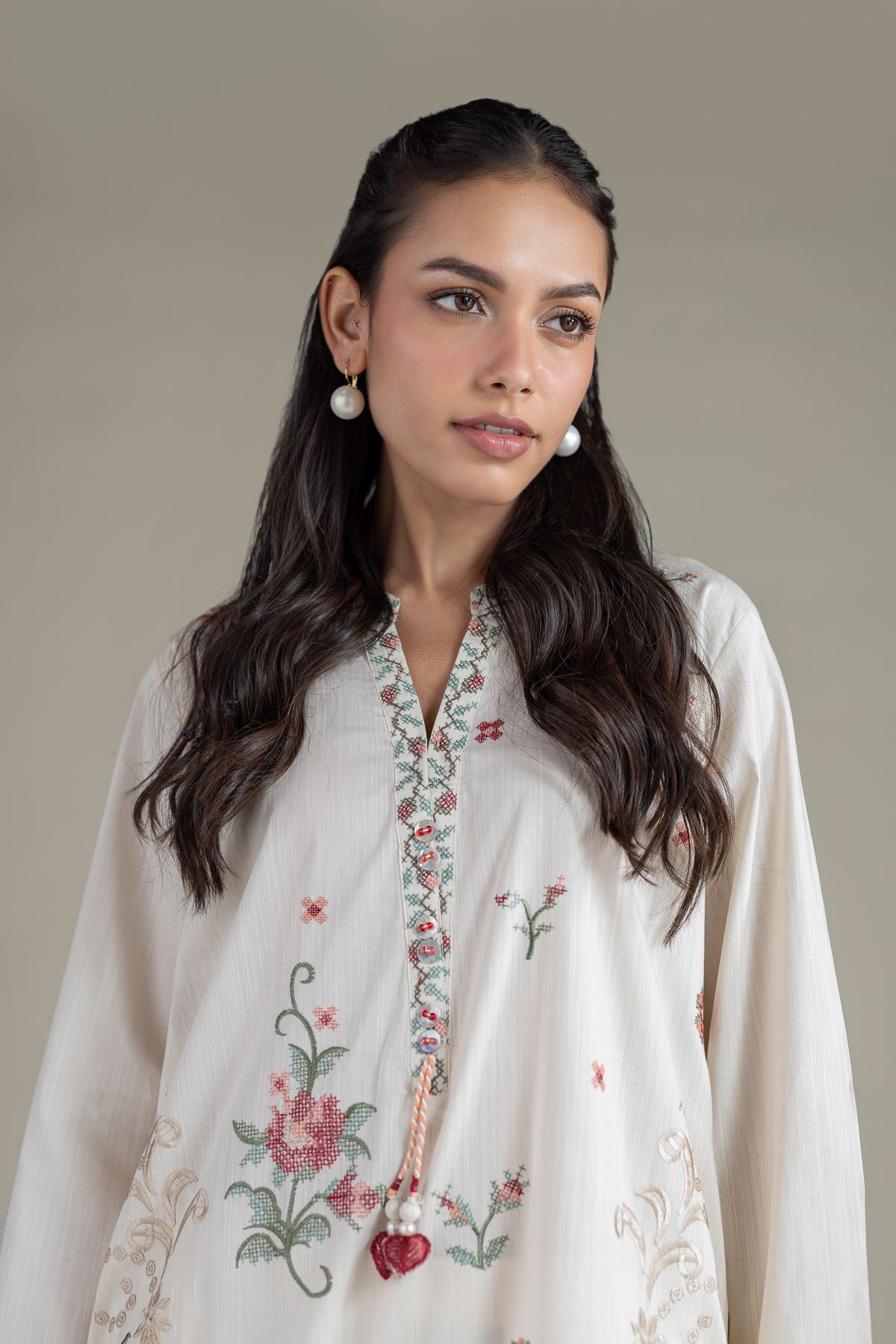 Embroidered Textured Cambric Floral V-Neck Kurta - 25-00-X2-05TA-VG