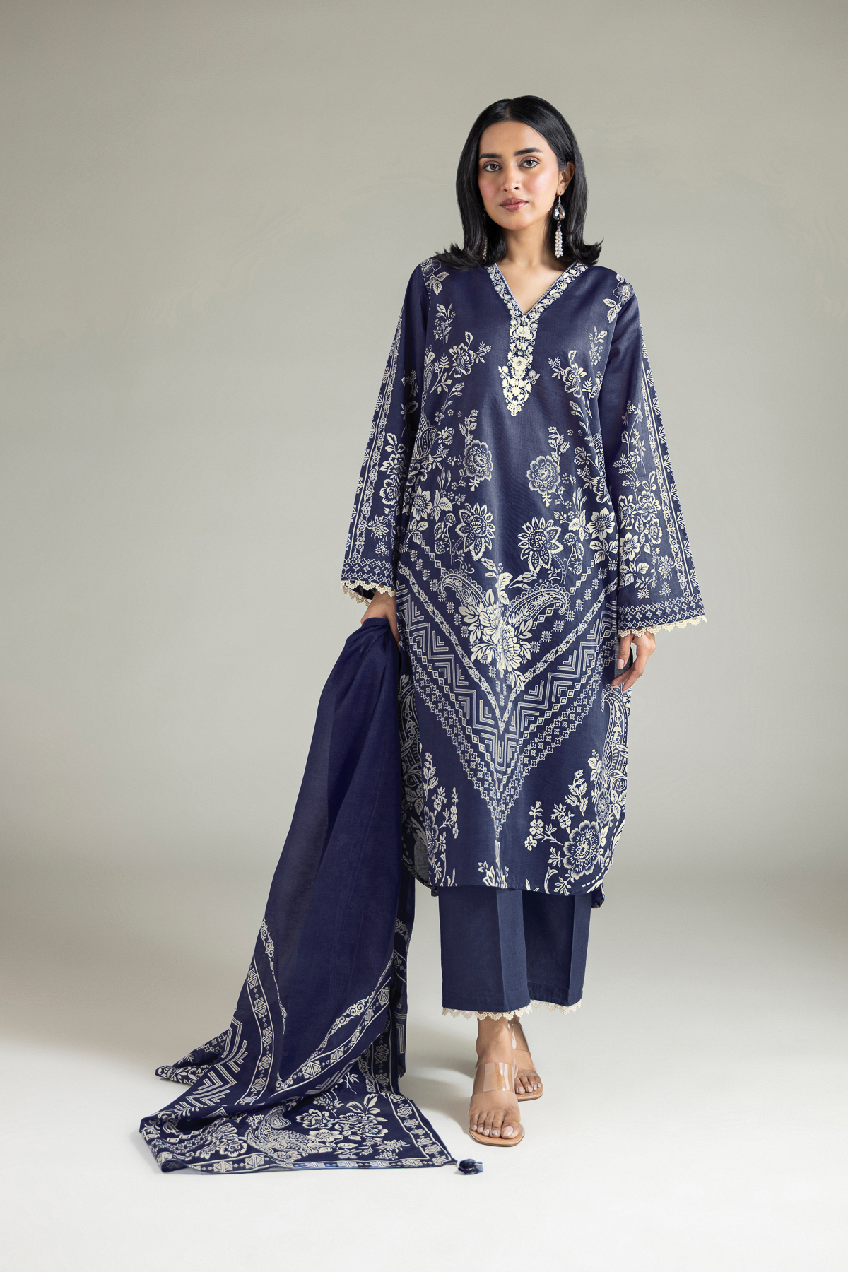 Embroidered Lawn Tailored Lawn 3-Piece - 26-02-1E13-08TA-VG