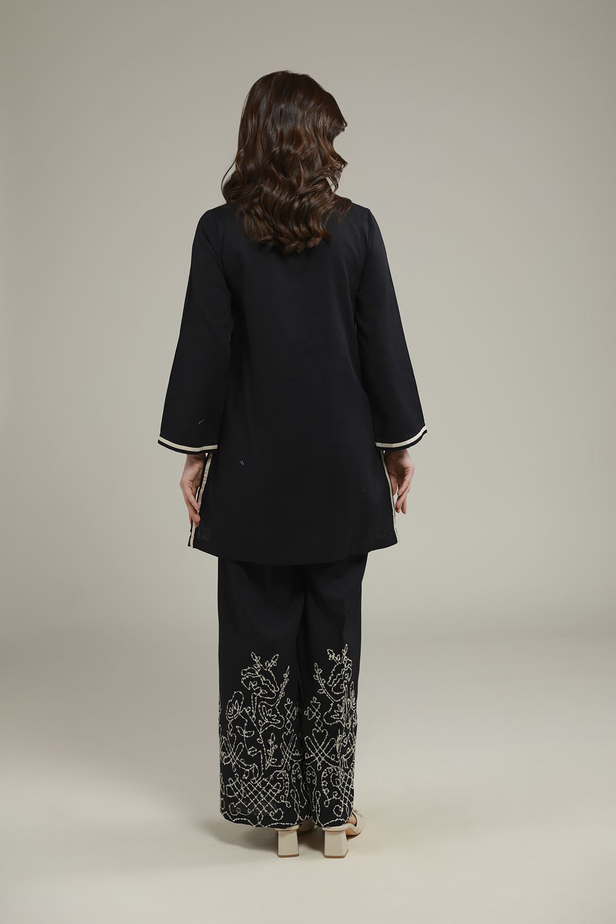 Dyed Heavy Textured Cotton V-Neck Solid Kurta - 25-10-12E4-08BB-VG