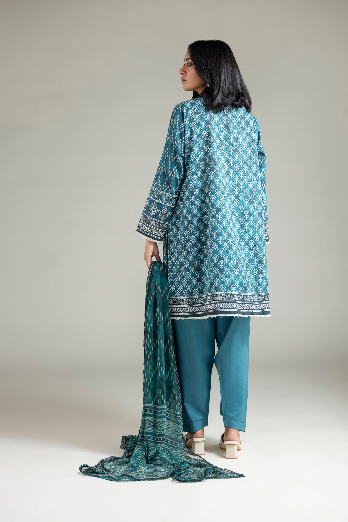 Embroidered Lawn 3-Piece Lawn Suit - T-A33-26-106FI-VG