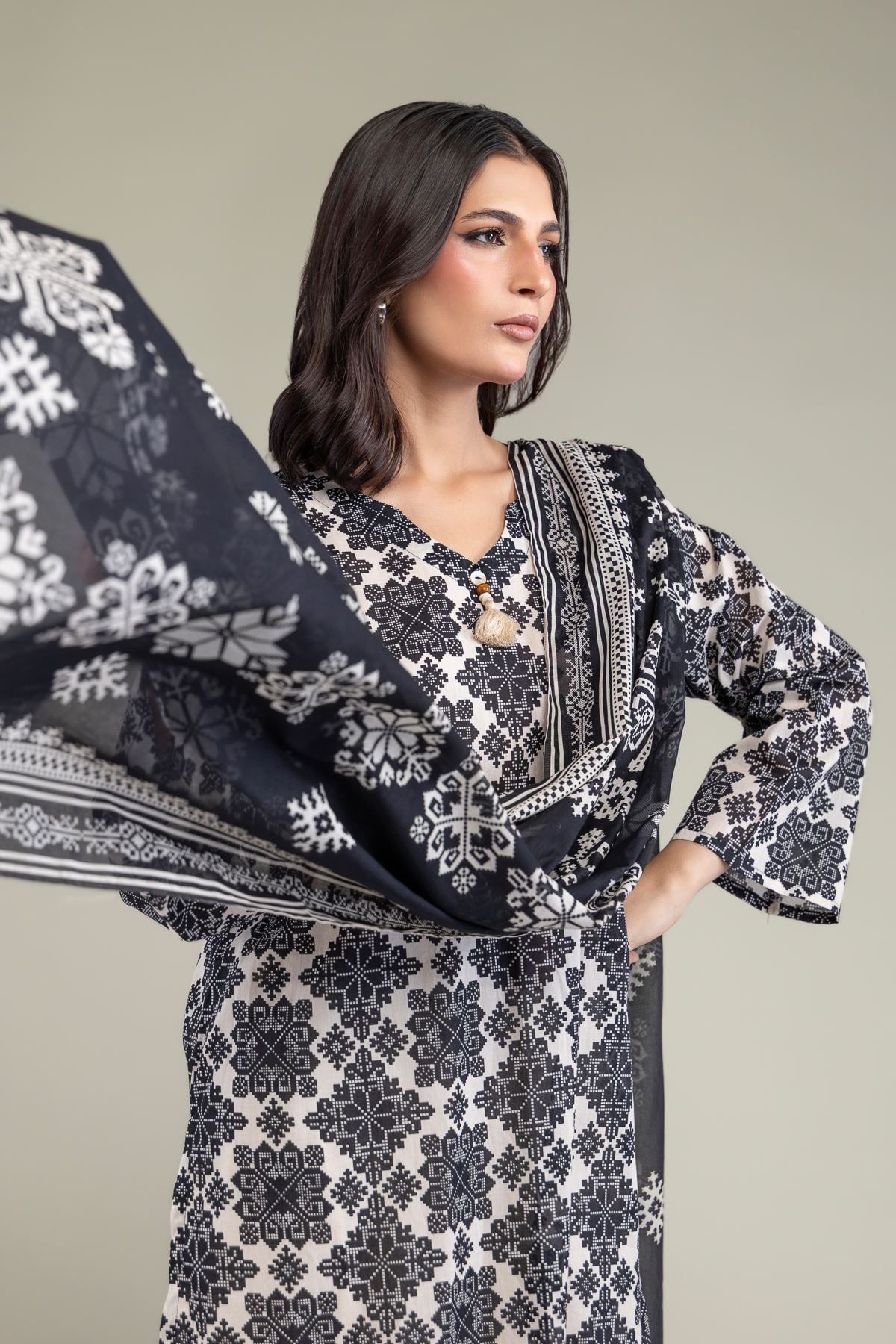 Printed Lawn 3-Piece Tailored Lawn - 1-26-250-B-H1-VG