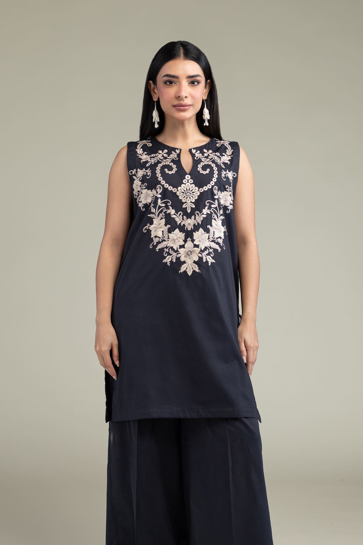 Embroidered Cambric Floral Sleeveless Kurta - 1-26-211-A-H1-VG