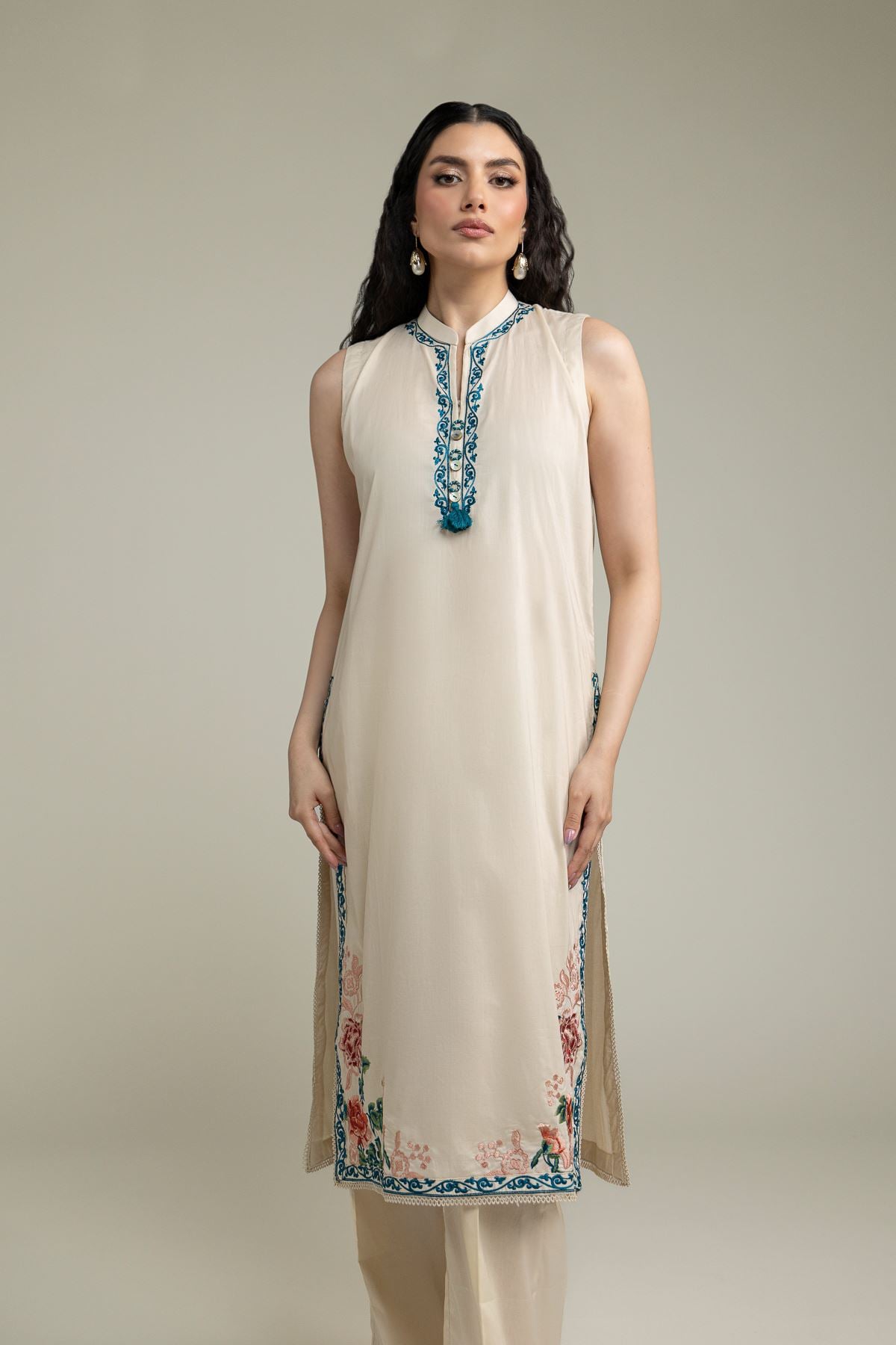 Embroidered Cambric Floral Sleeveless Kurta - 1-26-231-A-F1-VG