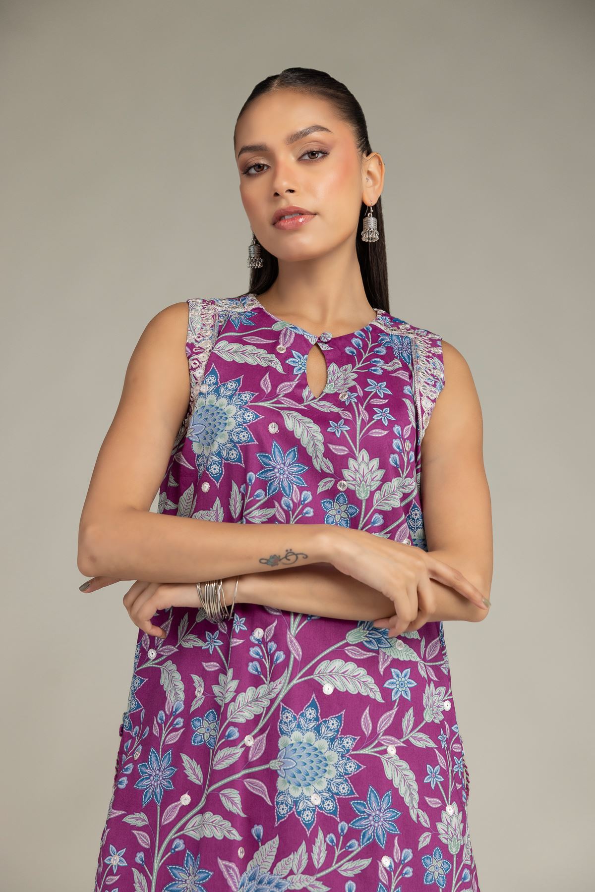 Embroidered Cotton Viscose Floral Sleeveless Kurta - 1-26-227-A-B1-VG