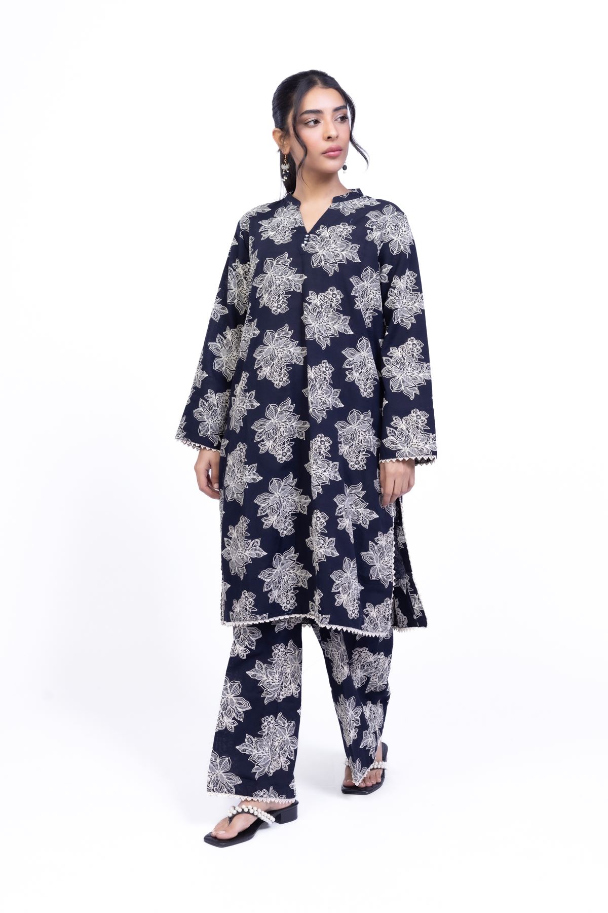 Printed Khaddar Pants - 25-08-11E15-01TB-VG