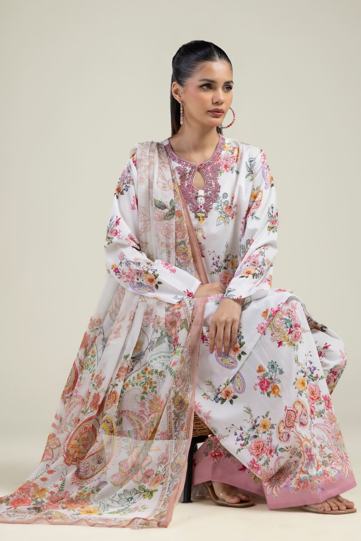 Embroidered Lawn Fabrics 3 Piece - A22-26-214FH1-VG