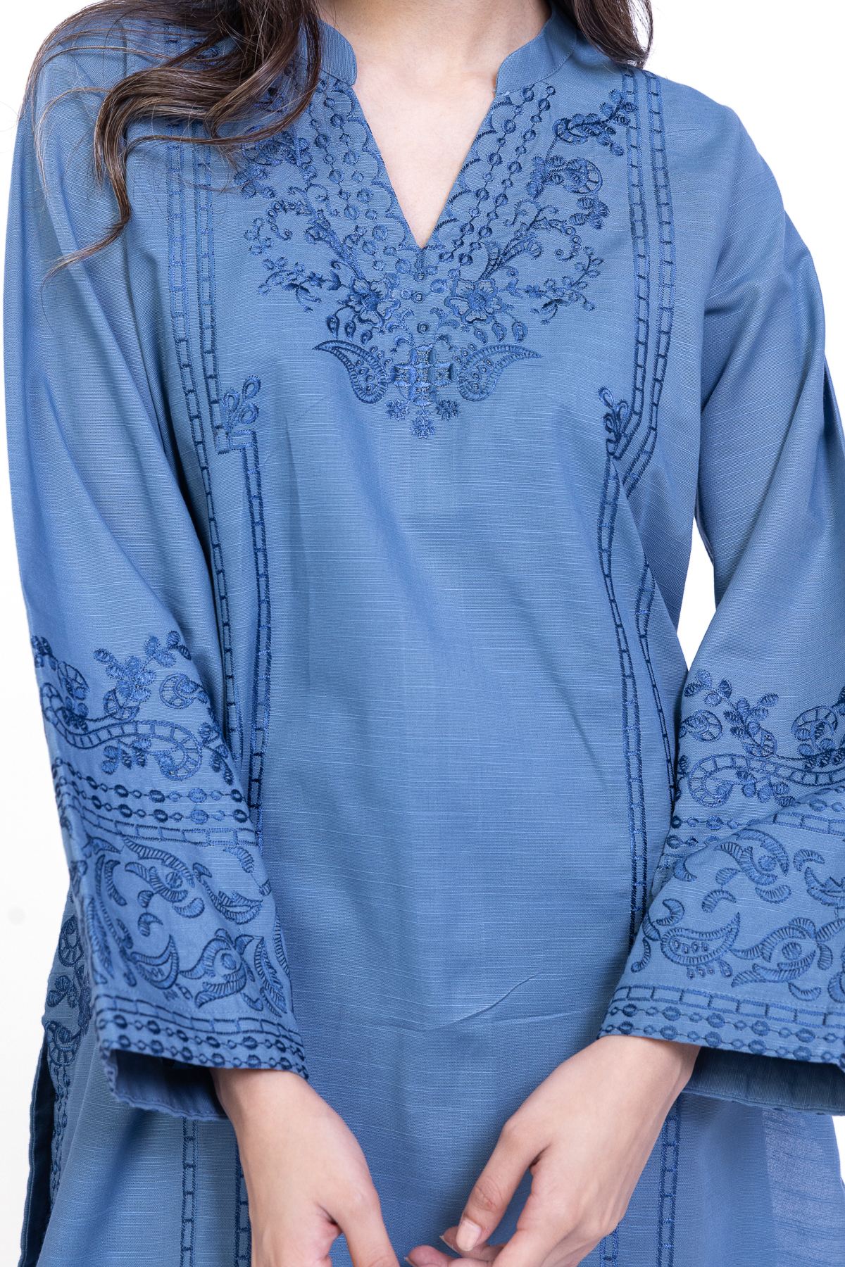 Embroidered Khaddar Floral Threadwork Kurta - 25-10-11E8-10TB-VG