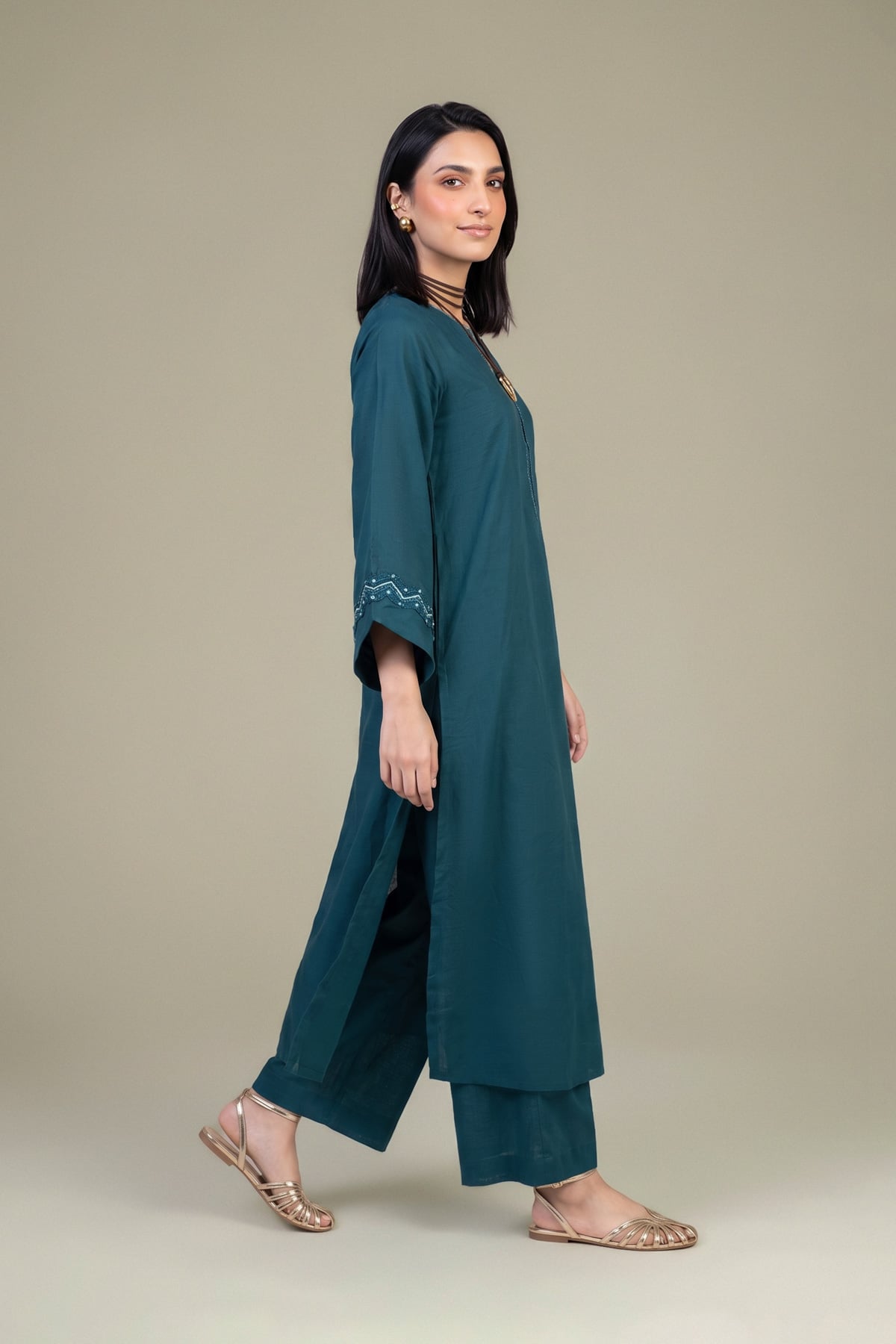 Embroidered Light Khaddar Tailored 2 Piece - 2-26-202-A-D-VG