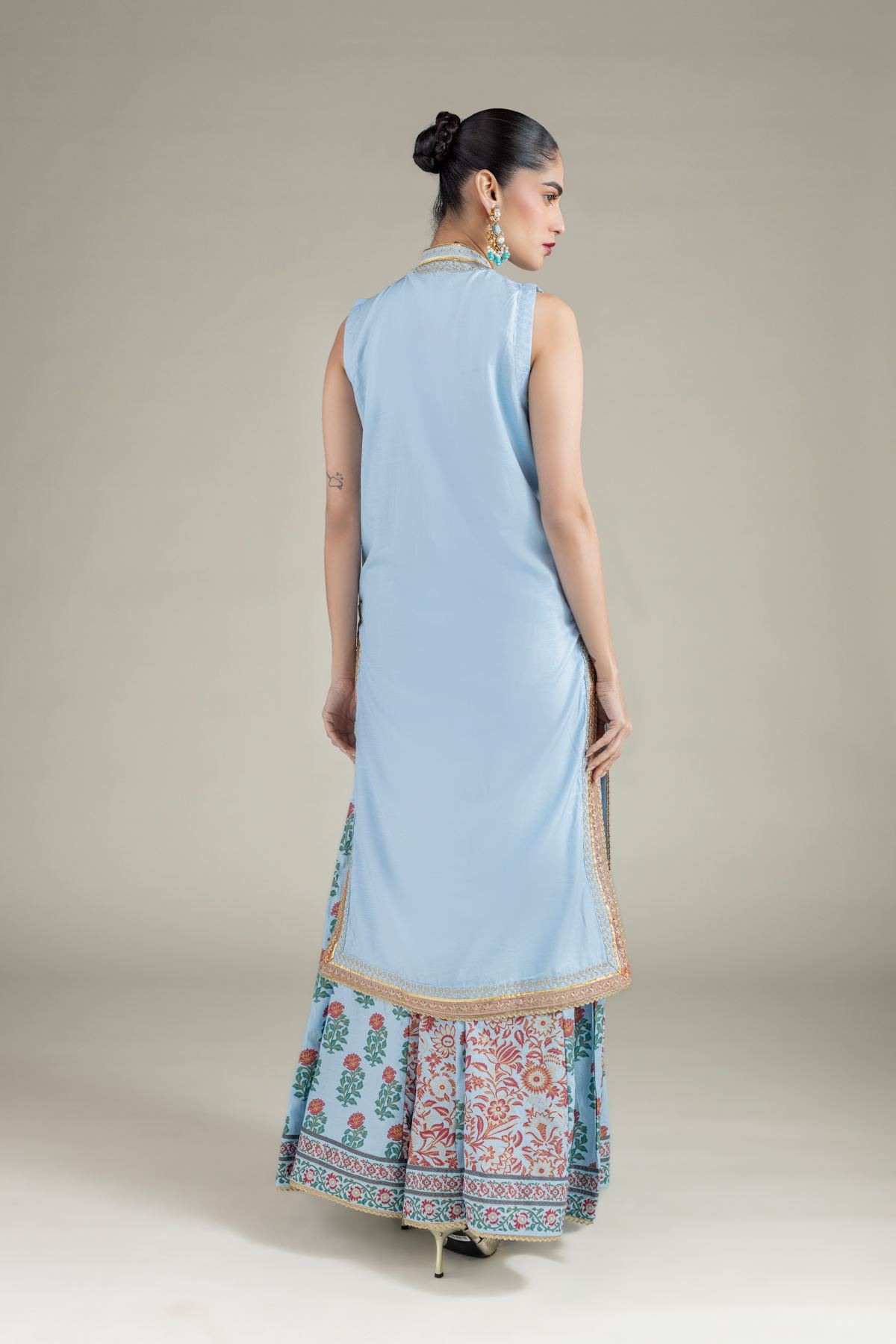 Embroidered Raw Silk Kurta - 25-10-12E9-02TA-VG