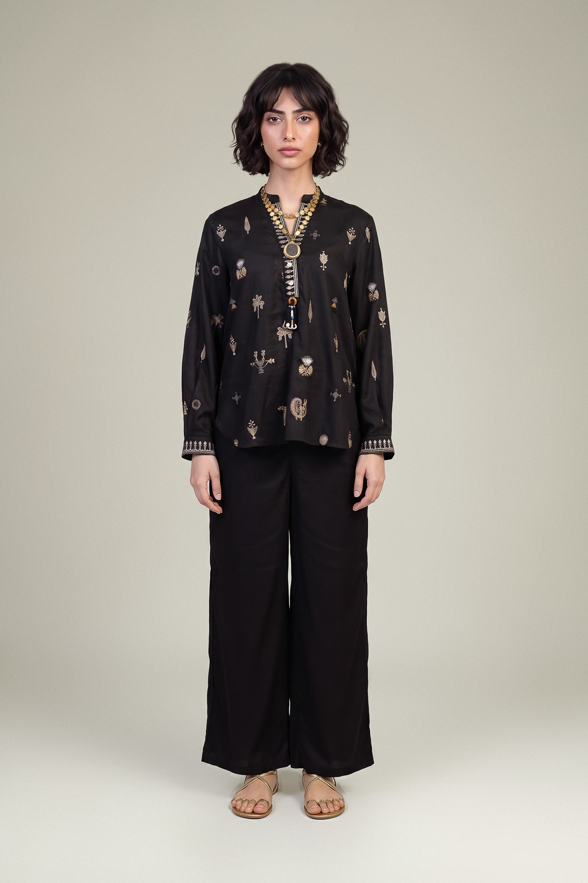 Embroidered Viscose Crepe Black V-Neck Shirt - A22-26-214FH1-VG