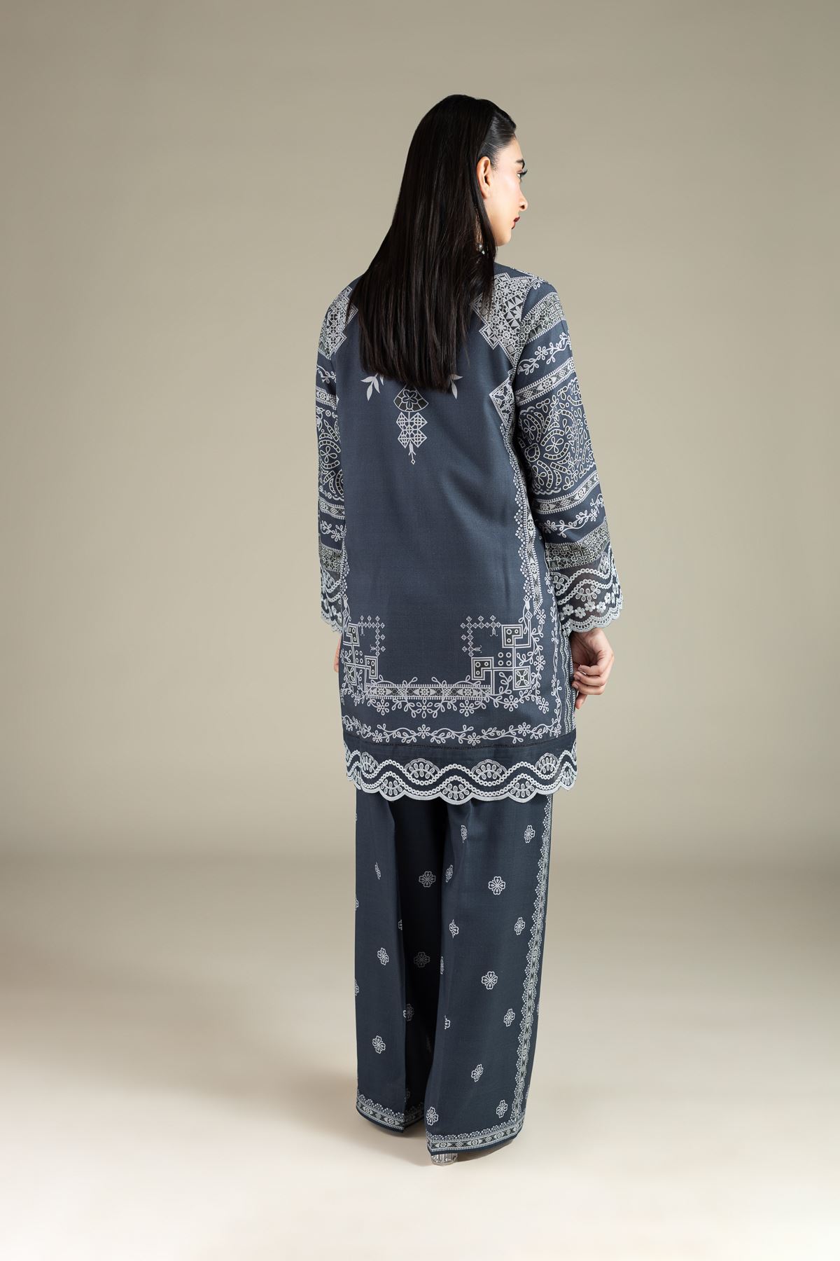 Embroidered Raw Silk Kurta - 25-10-12E6-03TA-VG