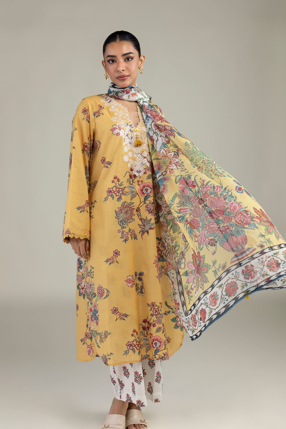 Embroidered Textured Lawn 3-Piece Tailored Lawn - T-A22-26-207FB1-VG