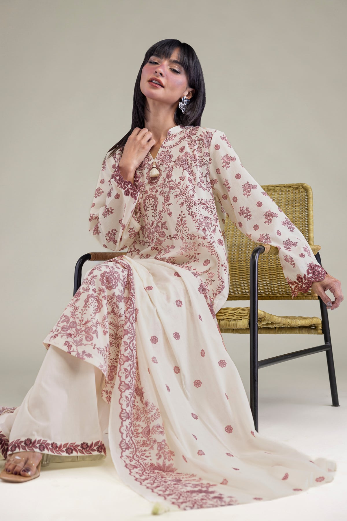 Embroidered Lawn Tailored 3-Piece Lawn - 1-26-102-A-F-VG