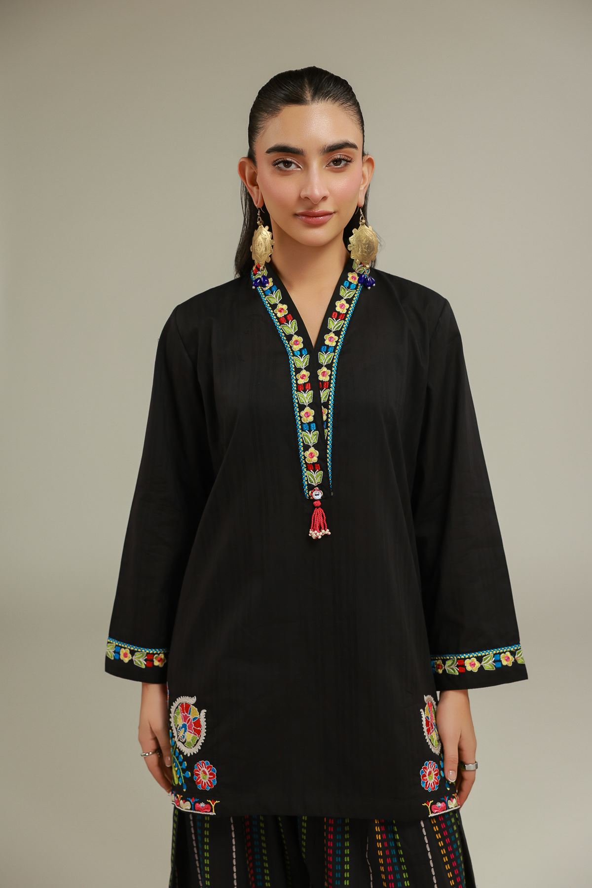 Embroidered Cotton Dobby Black V-Neck Kurta - 1-26-130-A-B-VG