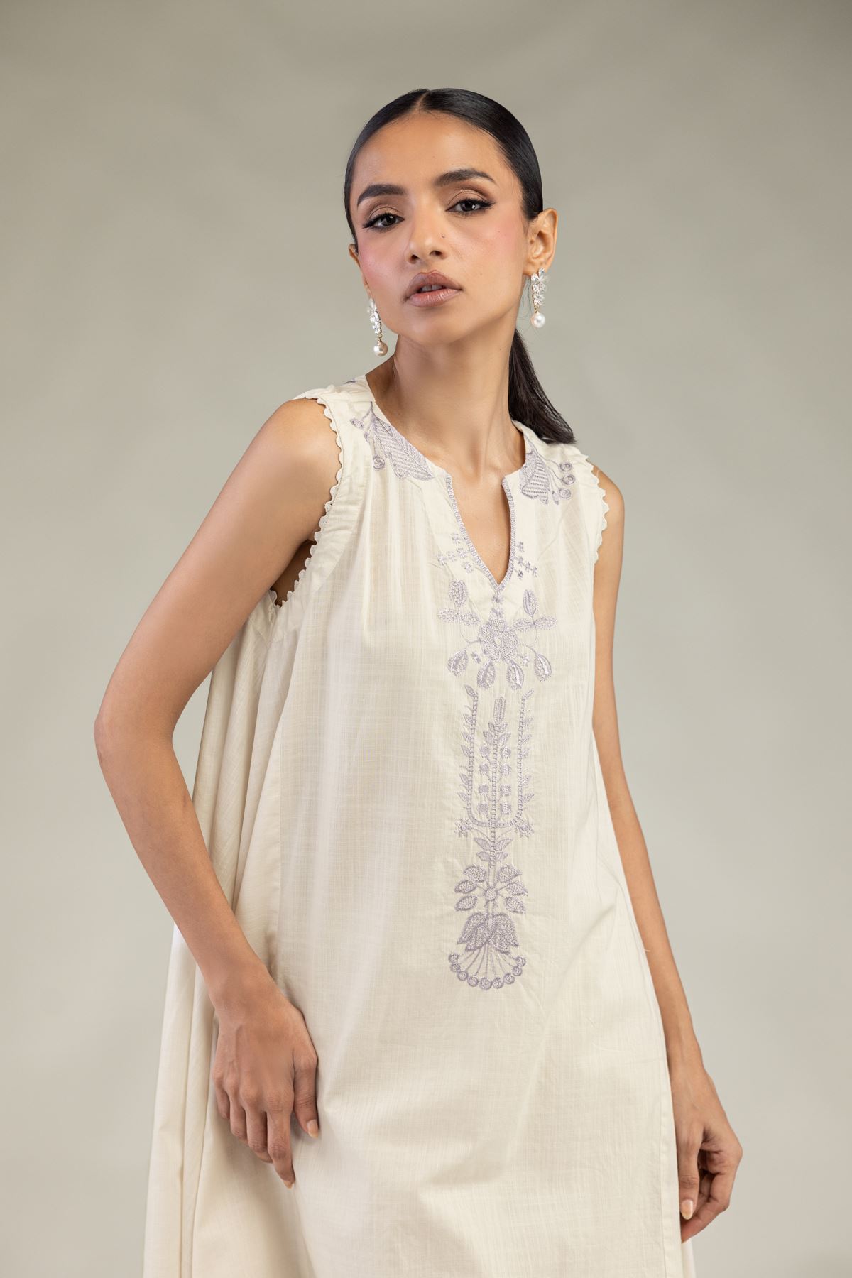 Textured Cotton Embroidered Floral Sleeveless Kurta - 1-26-226-A-A1-VG