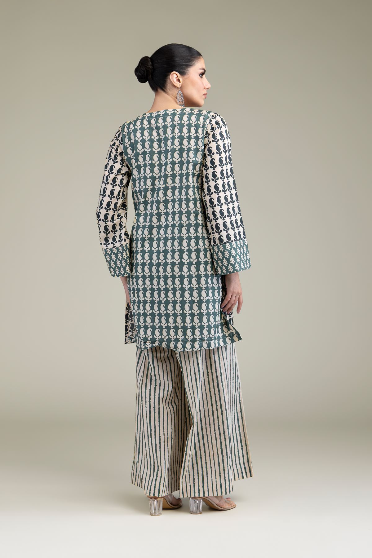 Printed Cambric Short V-Neck Kurta - 1-26-209-A-D2-VG
