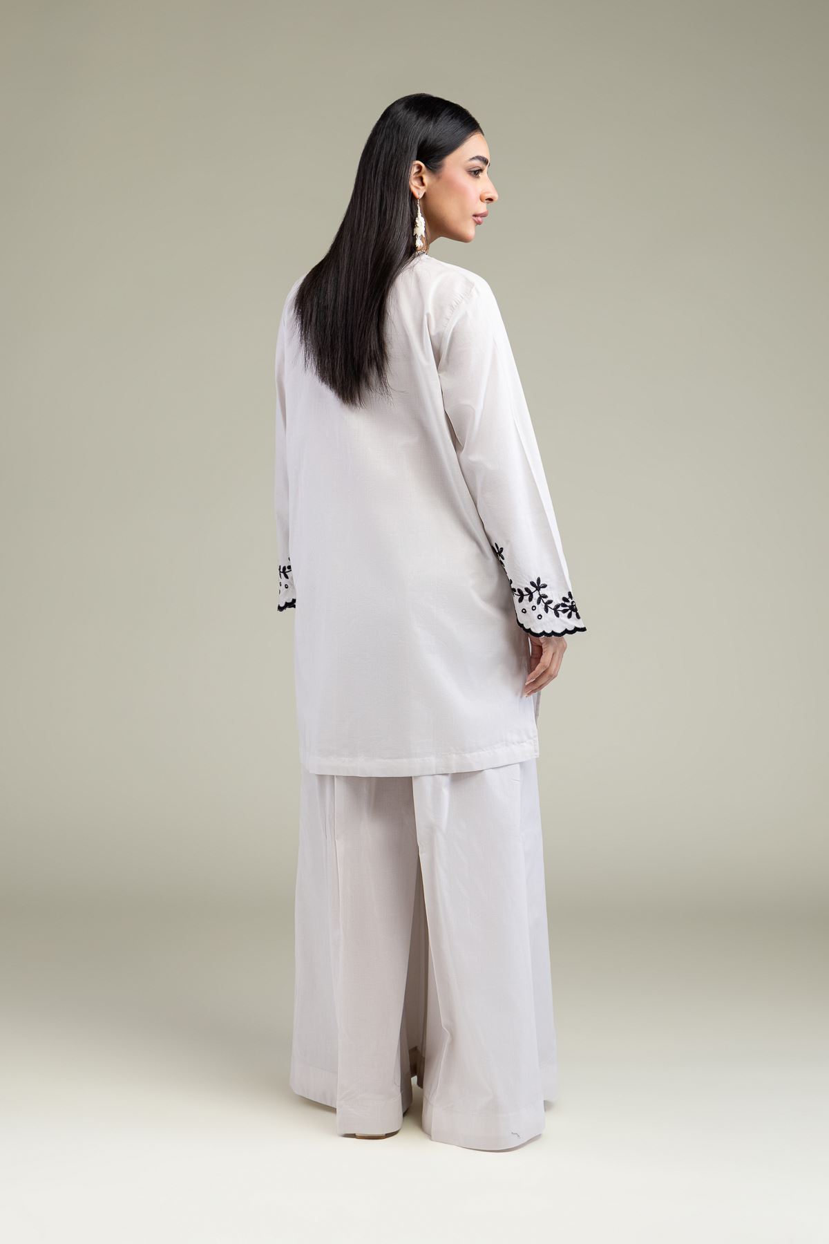 Embroidered Cambric Floral V-Neck Kurta - 1-26-211-A-G1-VG
