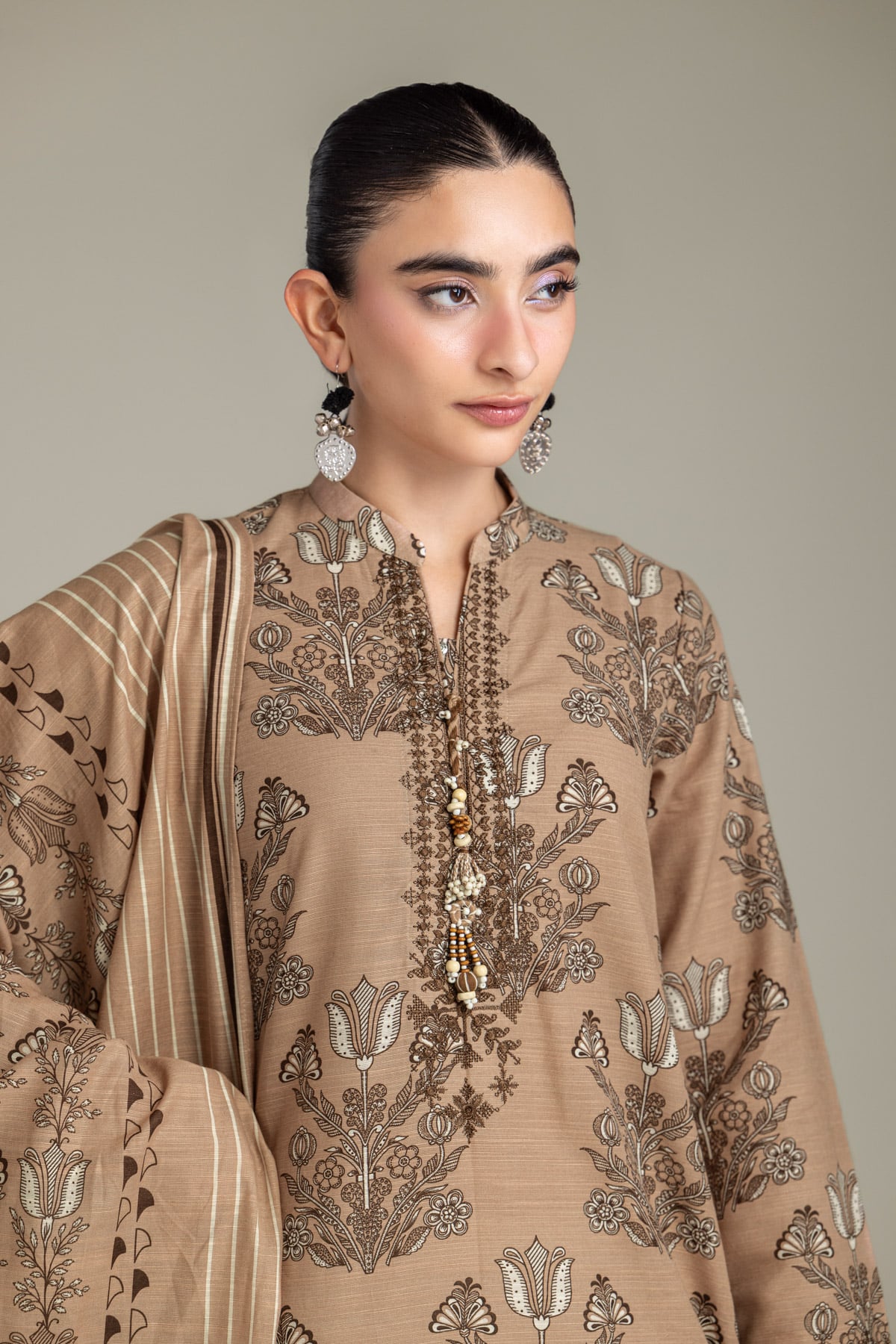 Embroidered Light Khaddar Fabrics 3 Piece - 2-26-202-A-D-VG