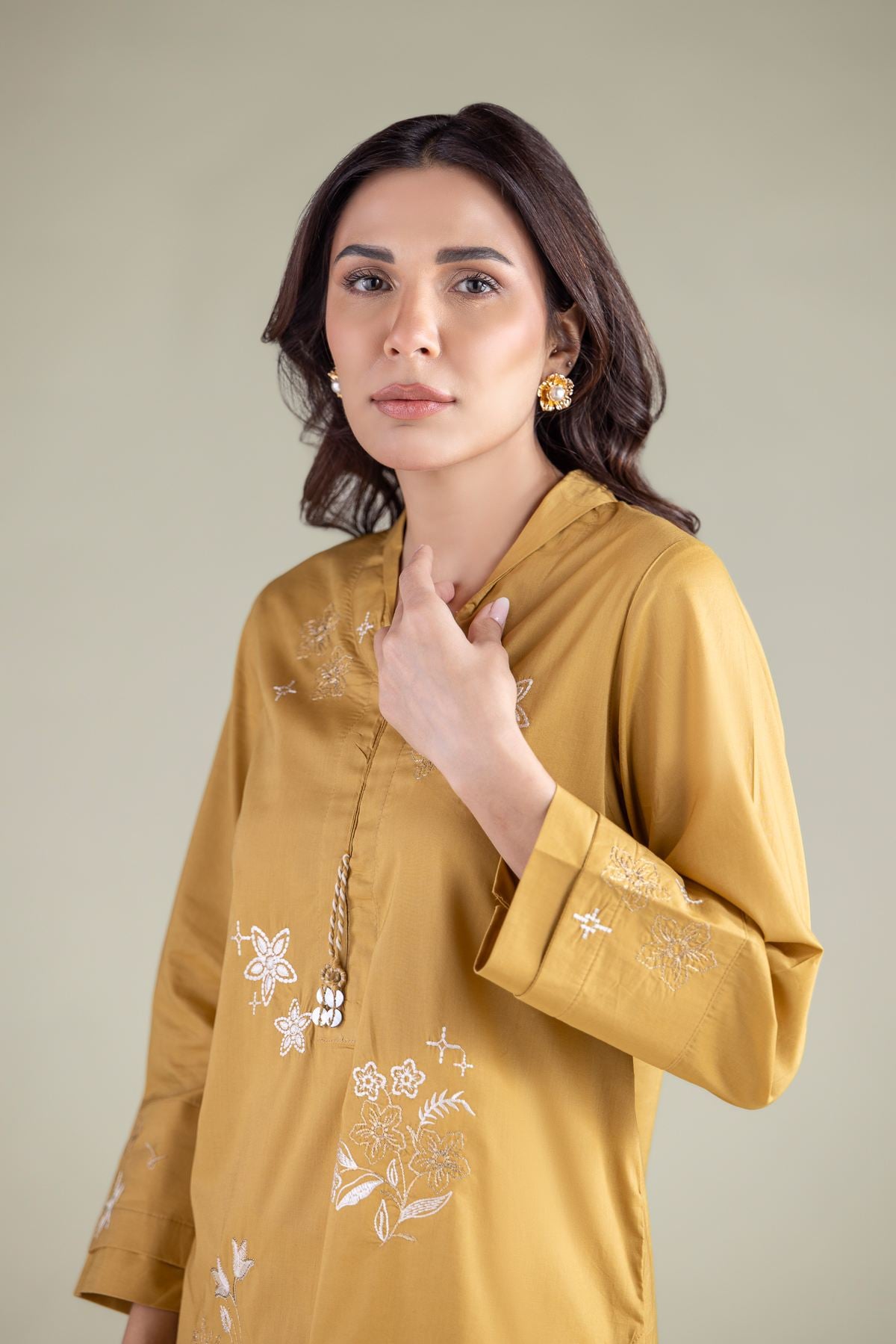 Embroidered Cambric Kurta - 2-26-104-A-E-VG