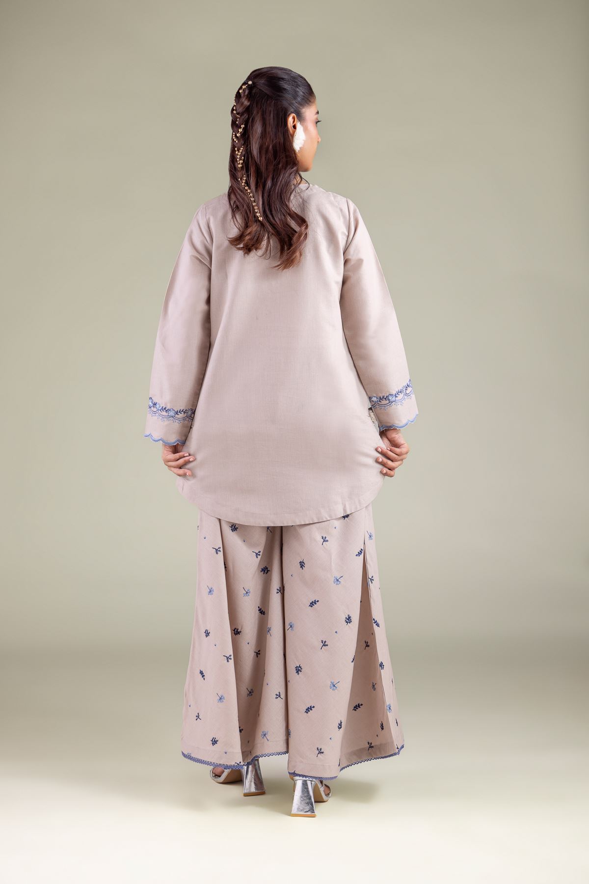 Embroidered Mesuri Floral Scalloped Kurta - 2-26-104-A-B-VG