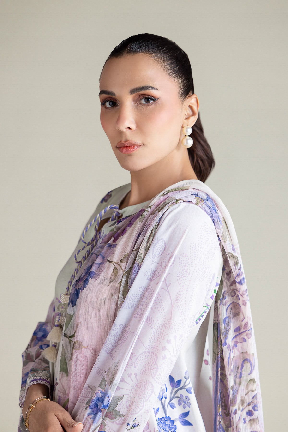 Embroidered Lawn Fabrics 3 Piece - T-A33-26-207FD1-VG