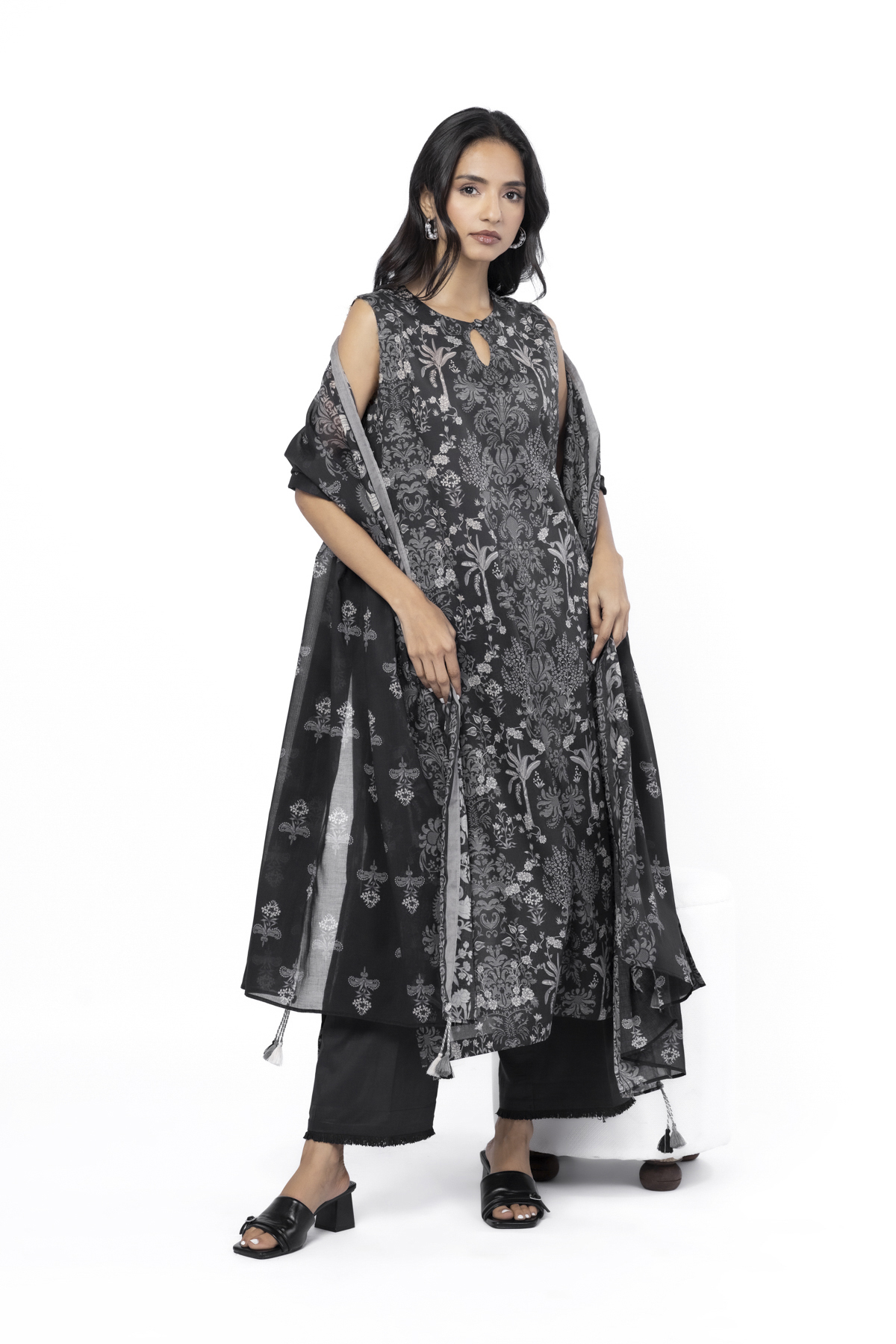 Printed Lawn Fabrics 3 Piece - SS2526B-VG