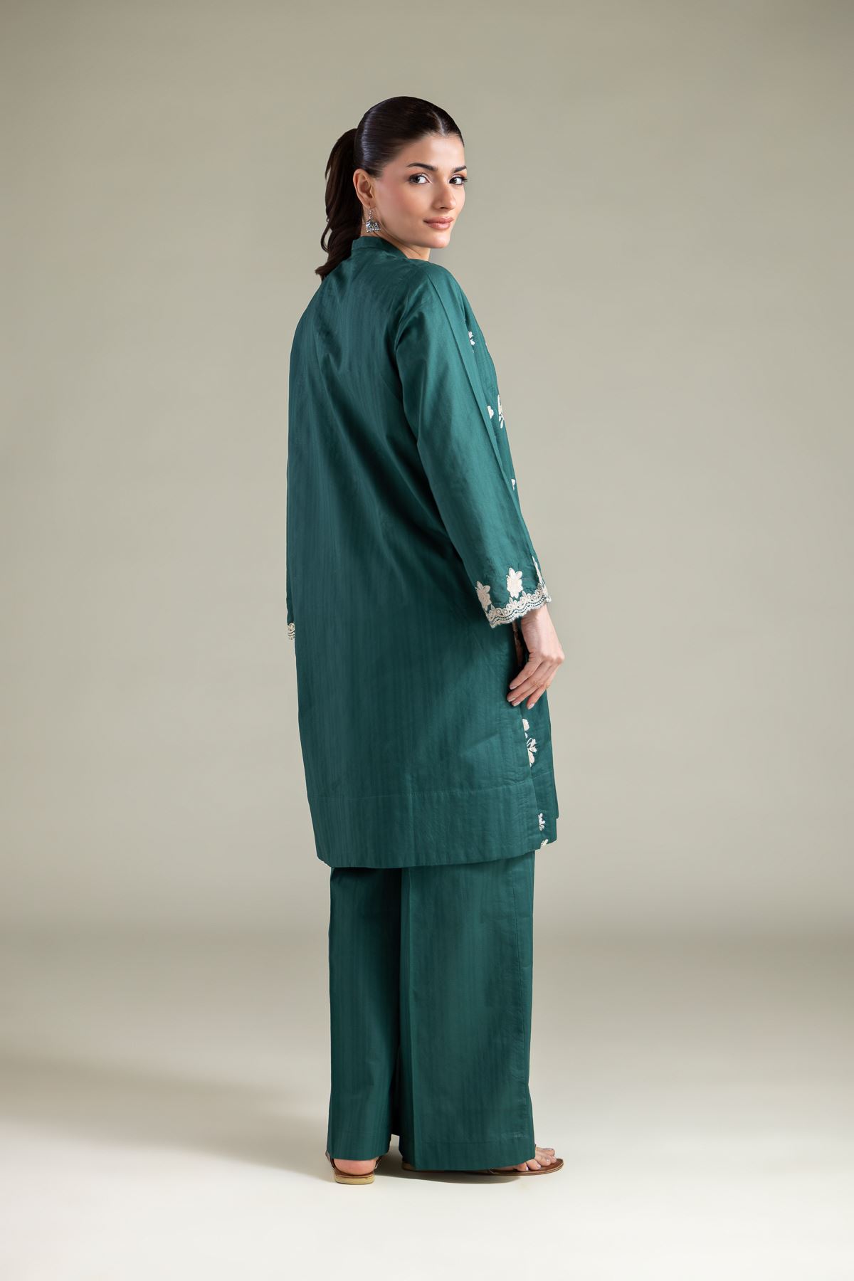 Embroidered Cotton Dobby Floral Tassel Kurta - 25-00-X2-08TB-VG