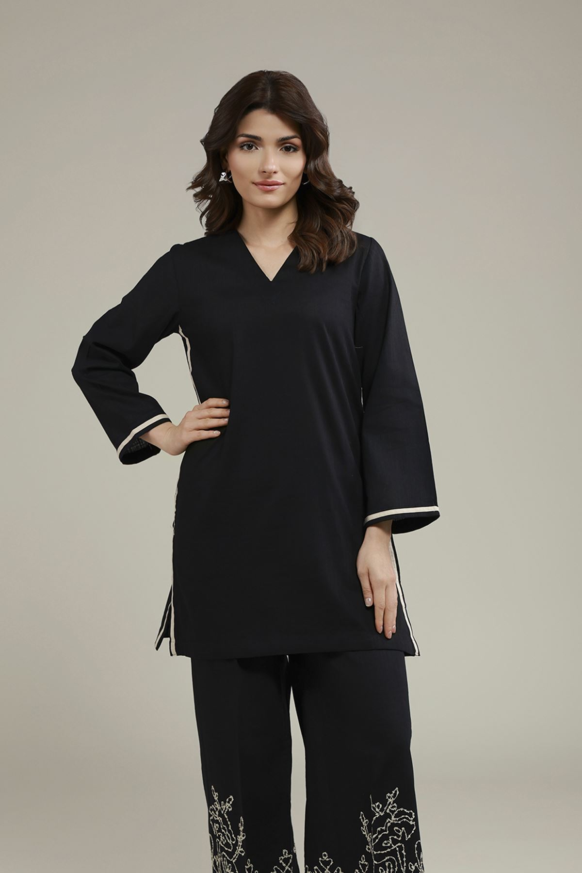 Dyed Heavy Textured Cotton V-Neck Solid Kurta - 25-10-12E4-08BB-VG