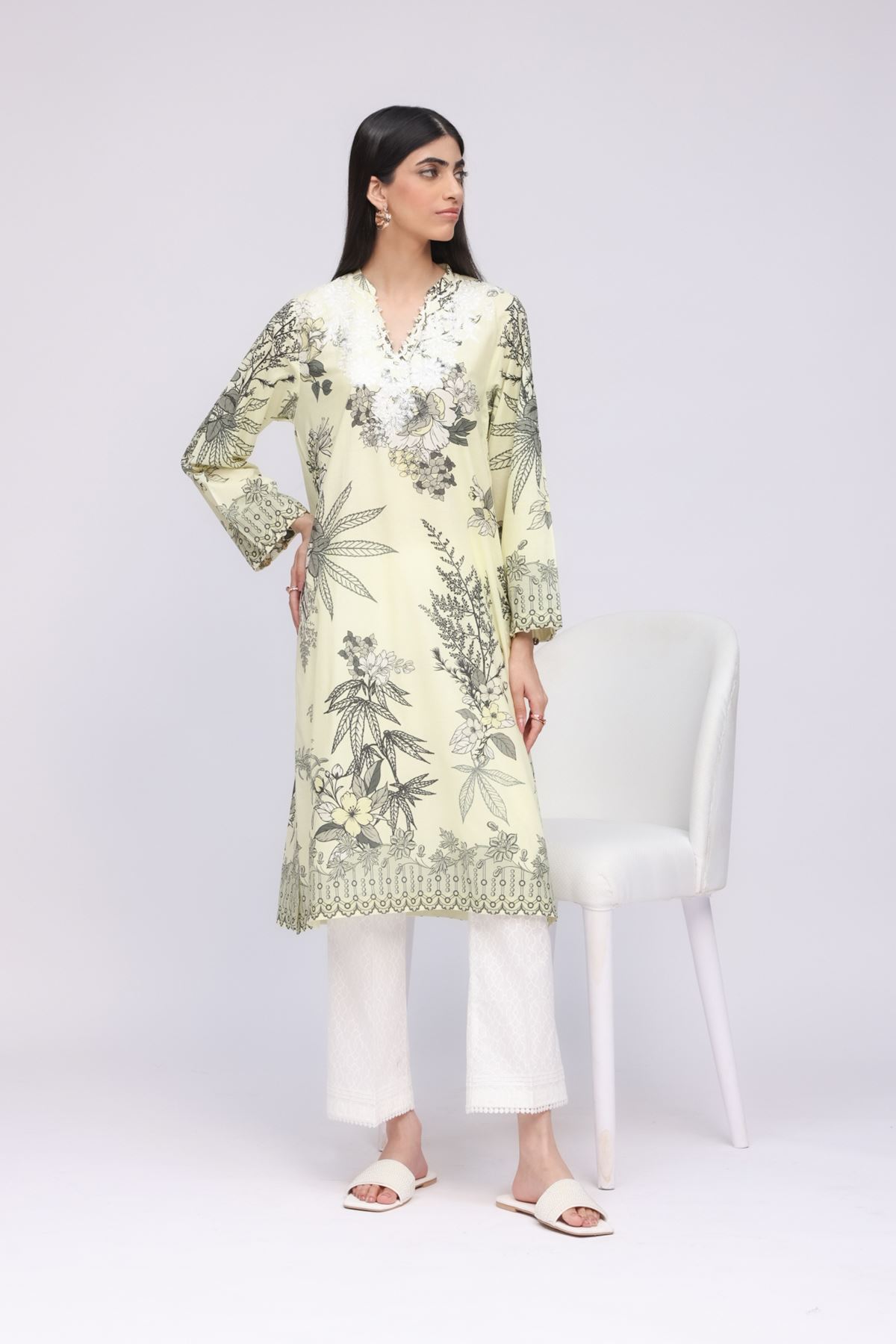 Embroidered Lawn Kurta - 25-03E40-04BA-VG
