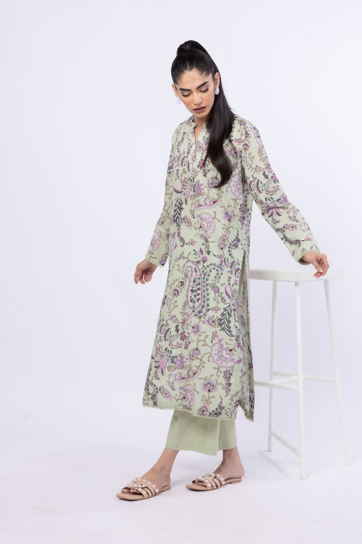 肉筆原画　24325D Buy Pants | 0.0 N/A | OTD4-EX25-05BA-VG_MULTI | Khaadi Pakistan