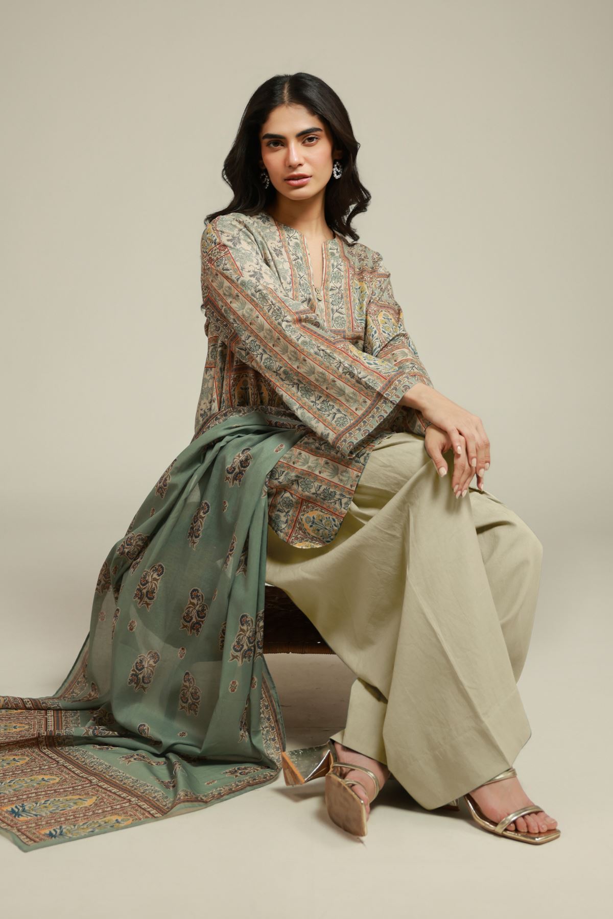 Printed Cambric Tailored Cambric Set - T-A33-26-112FC1-VG