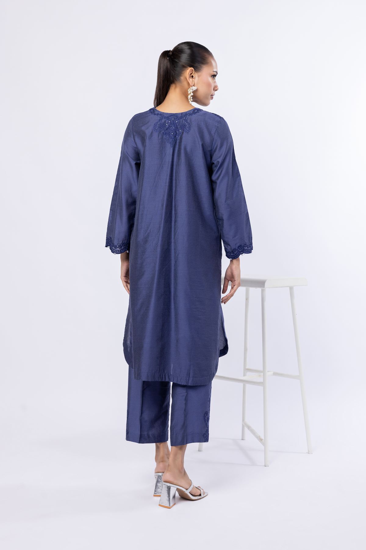 Embroidered Raw Silk Kurta - 25-09-11E14-08TA-VG