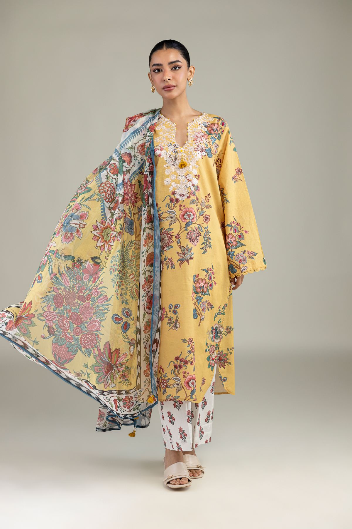 Embroidered Textured Lawn 3-Piece Tailored Lawn - T-A22-26-207FB1-VG
