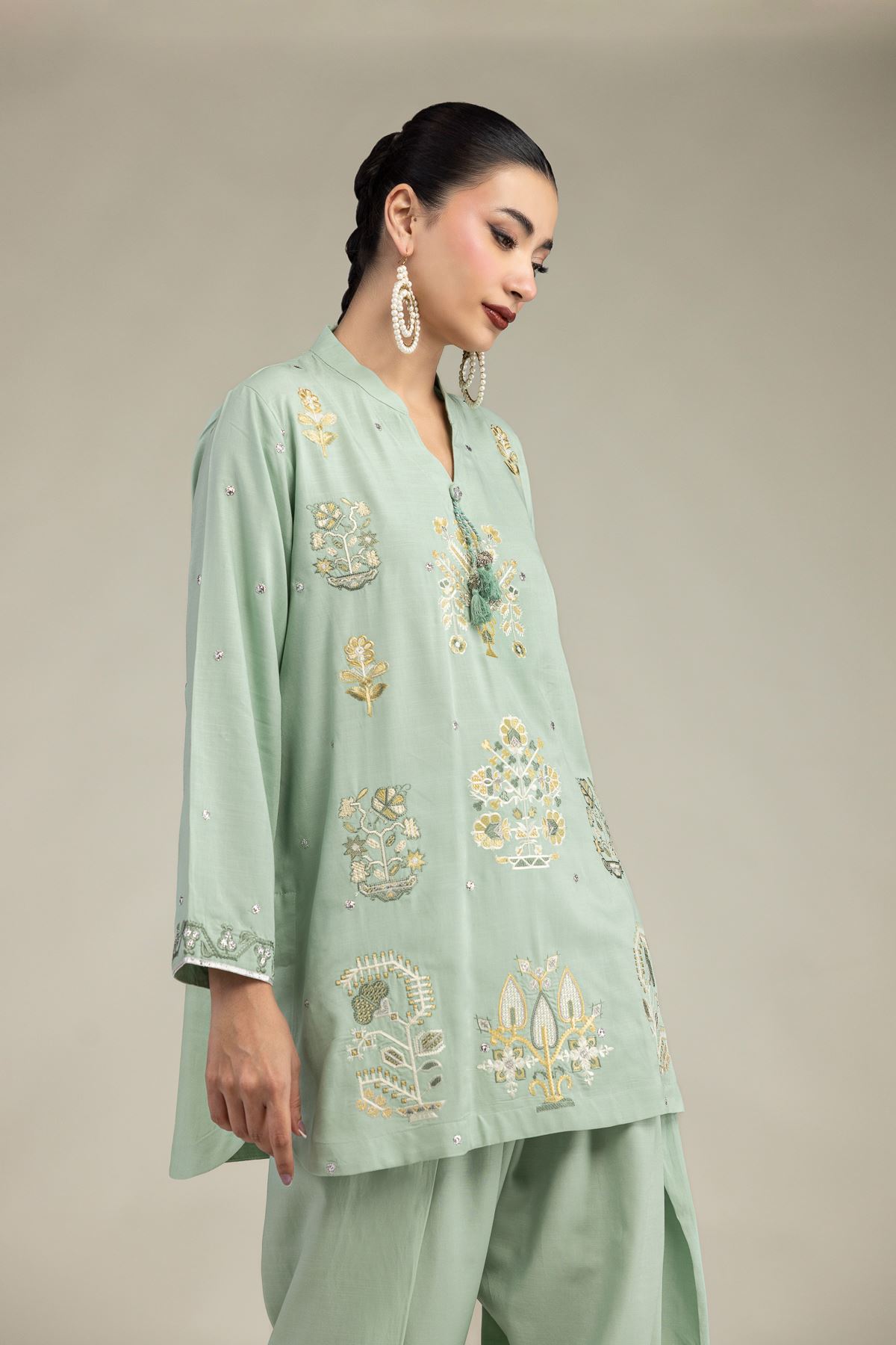 Embroidered Raw Silk Floral Embroidered Kurta - 25-09-11E14-03TA-VG