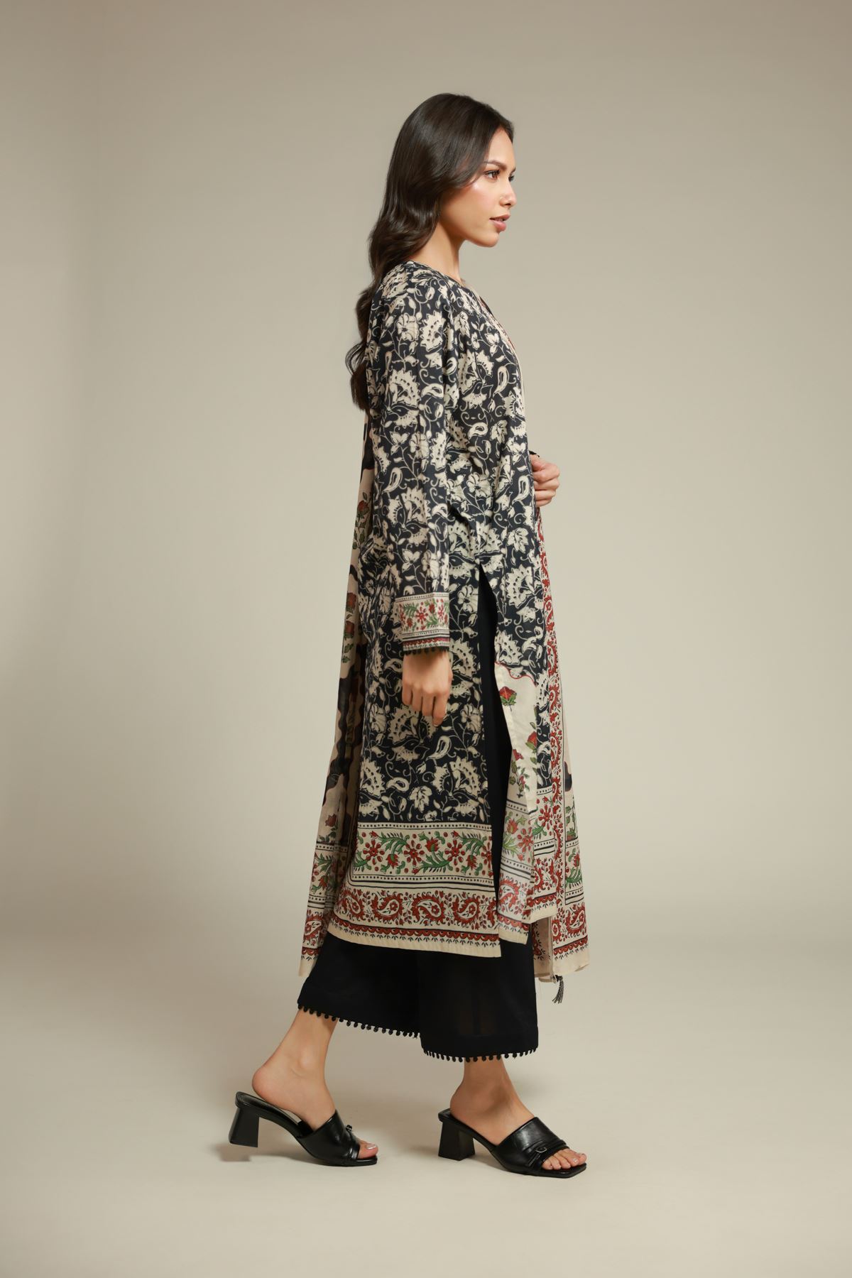 Printed Cambric Tailored 3-Piece Cambric - T-A33-26-112FB1-VG
