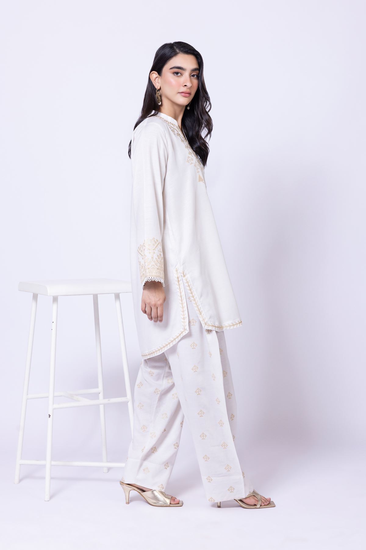 Embroidered Dull Raw Silk Pants - 25-08-8E4-02BA-VG