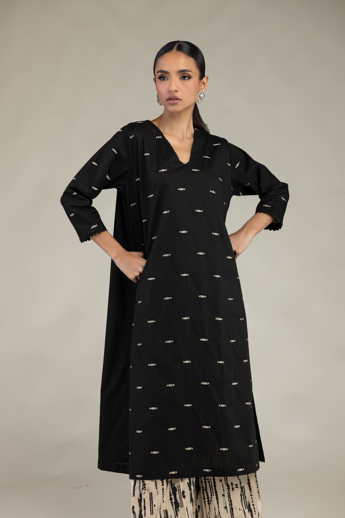 Textured Cotton Embroidered Black V-Neck Kurta - 1-26-226-A-I1-VG