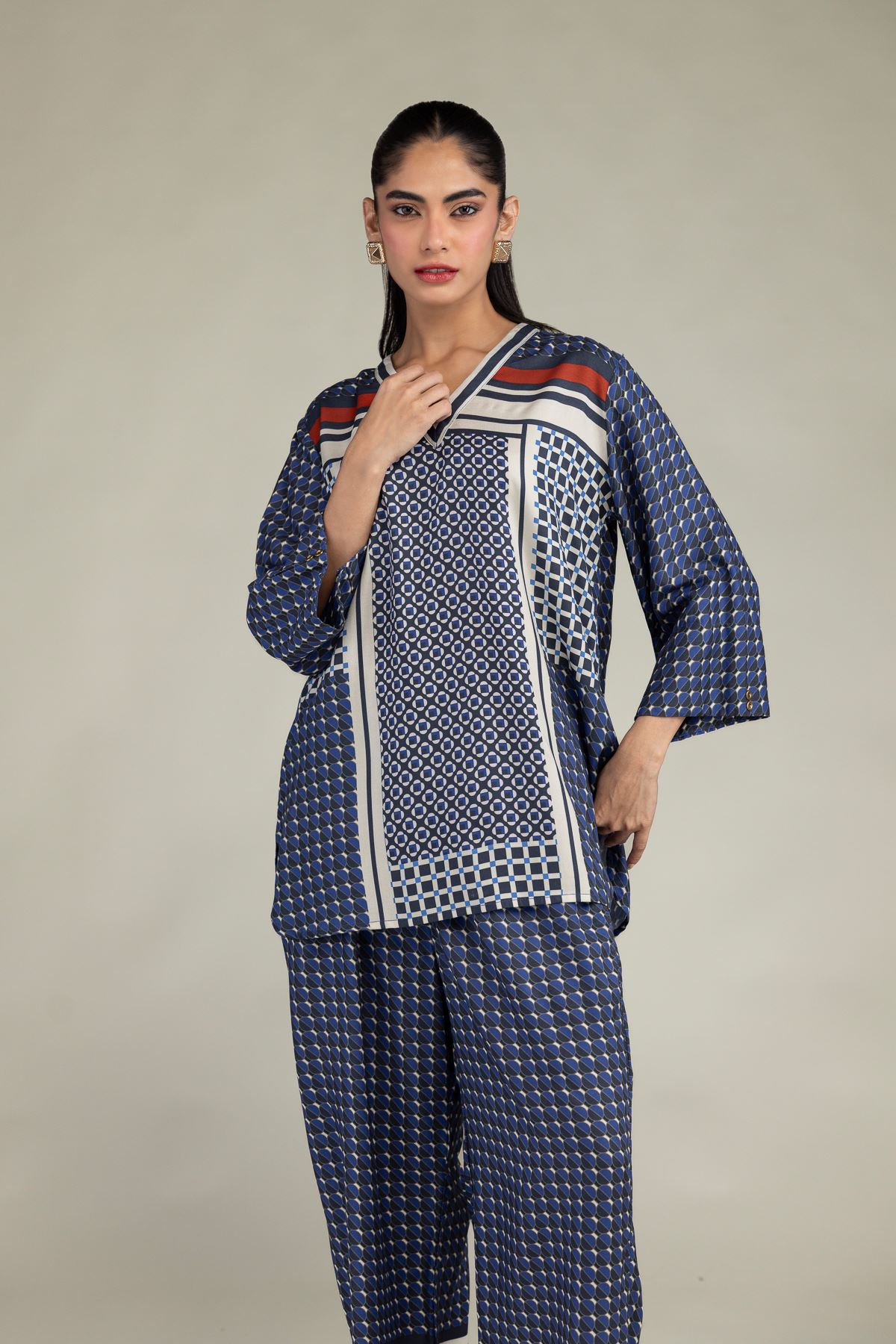 Embroidered Viscose Crepe Viscose V-Neck Tunic - 2-26-308-A-G1-VG