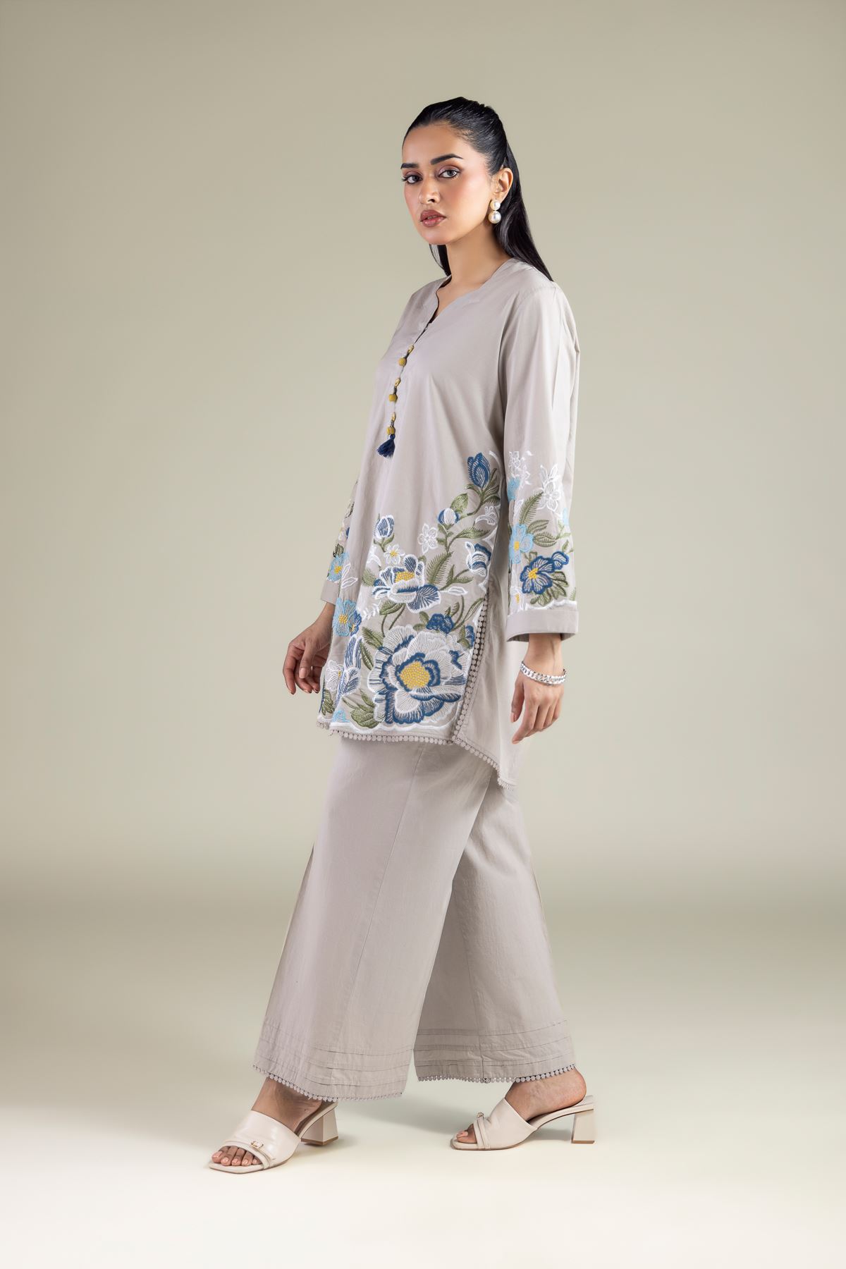 Embroidered Cambric Relaxed Beige Pants - 1-26-128-A-F-VG