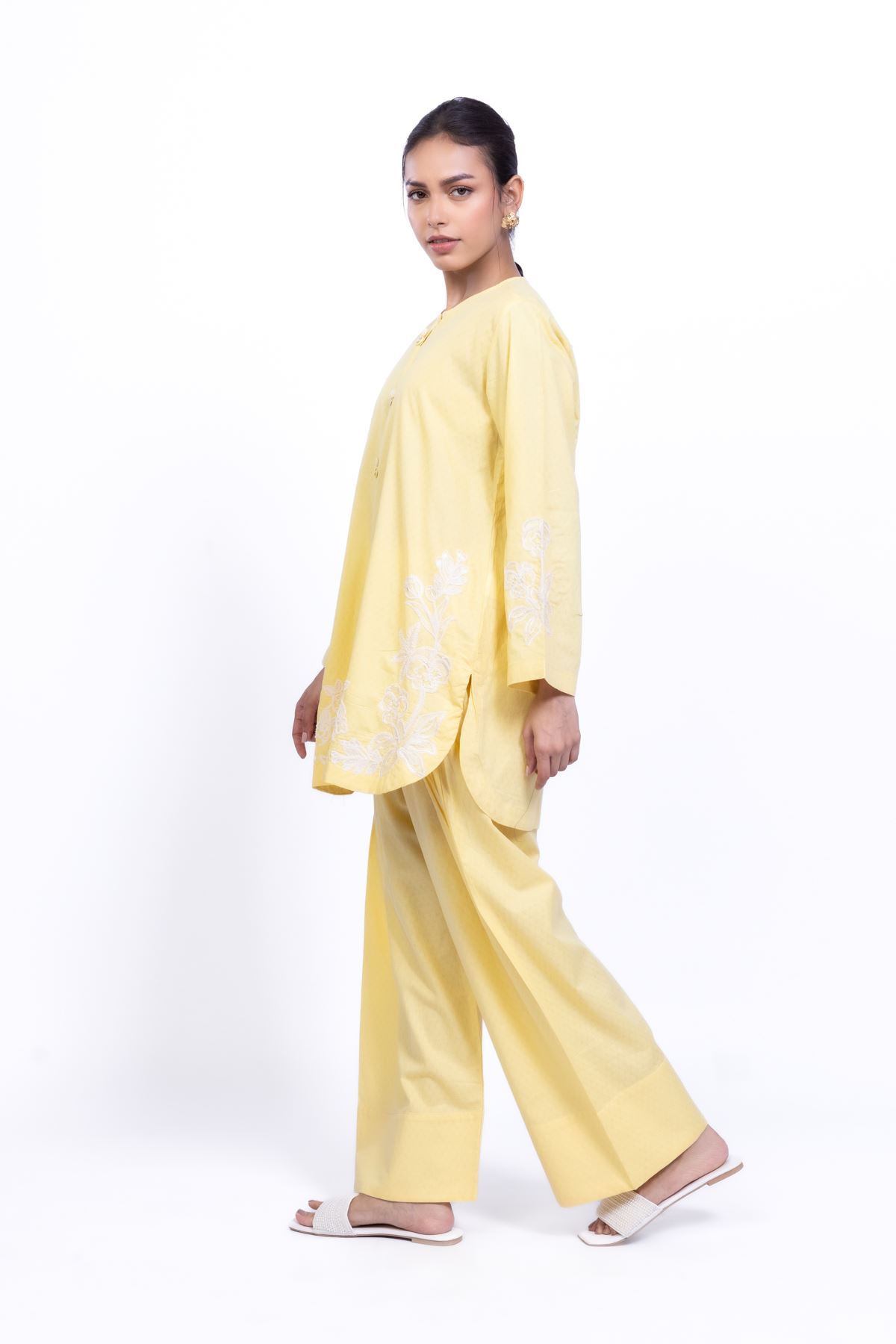 Embroidered Cotton Dobby Floral Threadwork Kurta - 1-26-137-A-A-VG