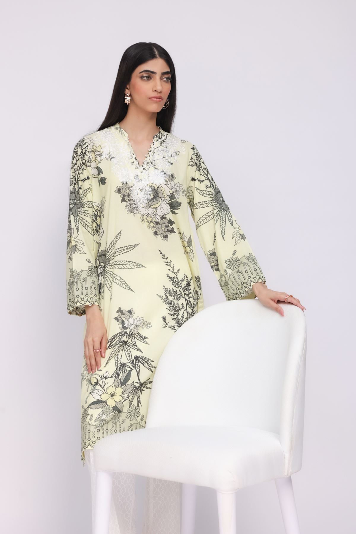 Embroidered Lawn Kurta - 25-03E40-04BA-VG