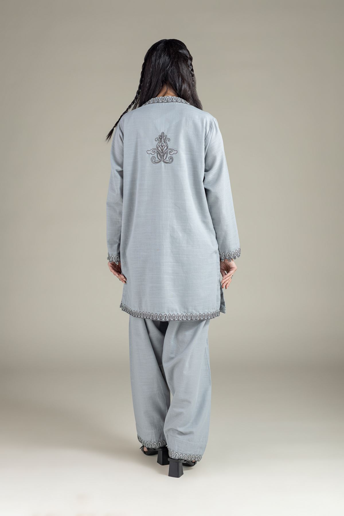 Embroidered Khaddar Kurta - 25-10-12E1-04TA-VG