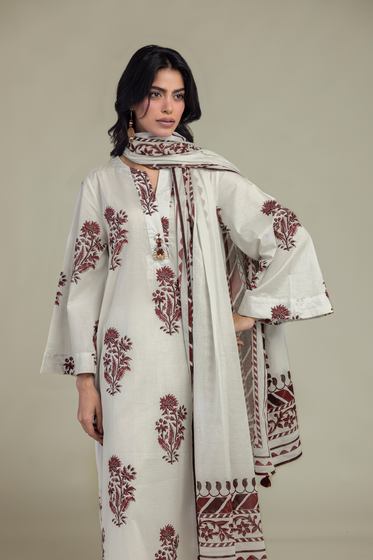 Printed Lawn Floral Cambric Dupatta - 1-26-309-B-D1-VG