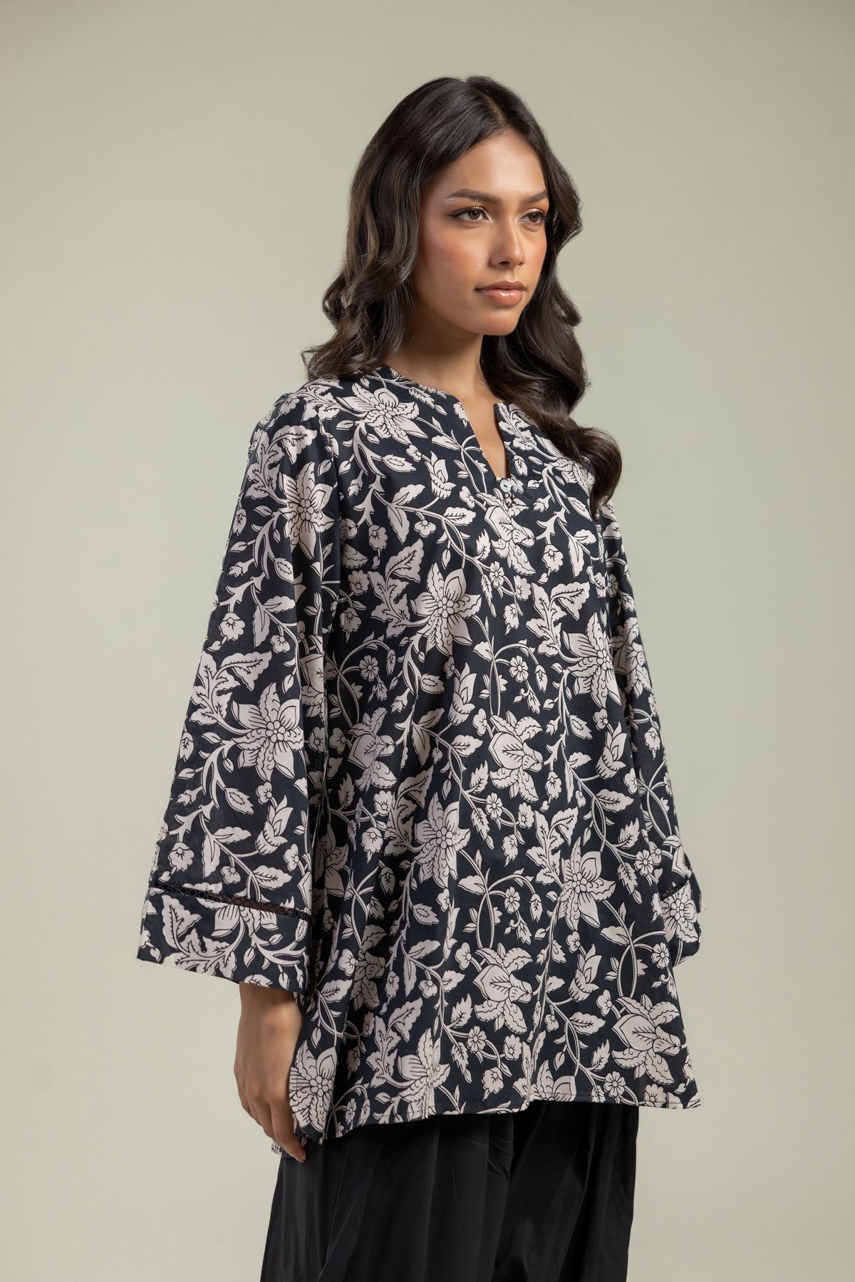 Printed Cambric Black Cambric Kurta - 26-01-2E1-07TA-VG
