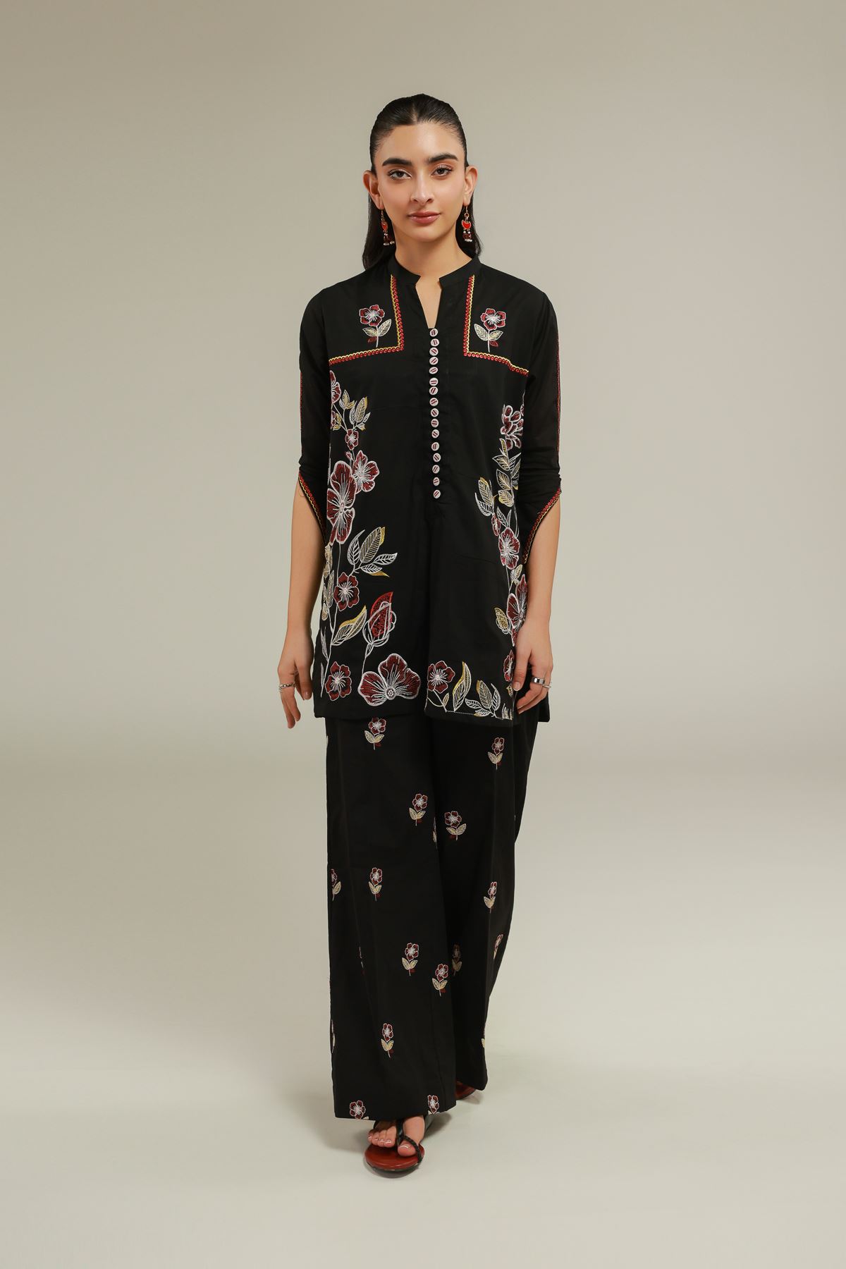 Embroidered Cambric Black Cambric Kurta - 25-00-X2-08TB-VG